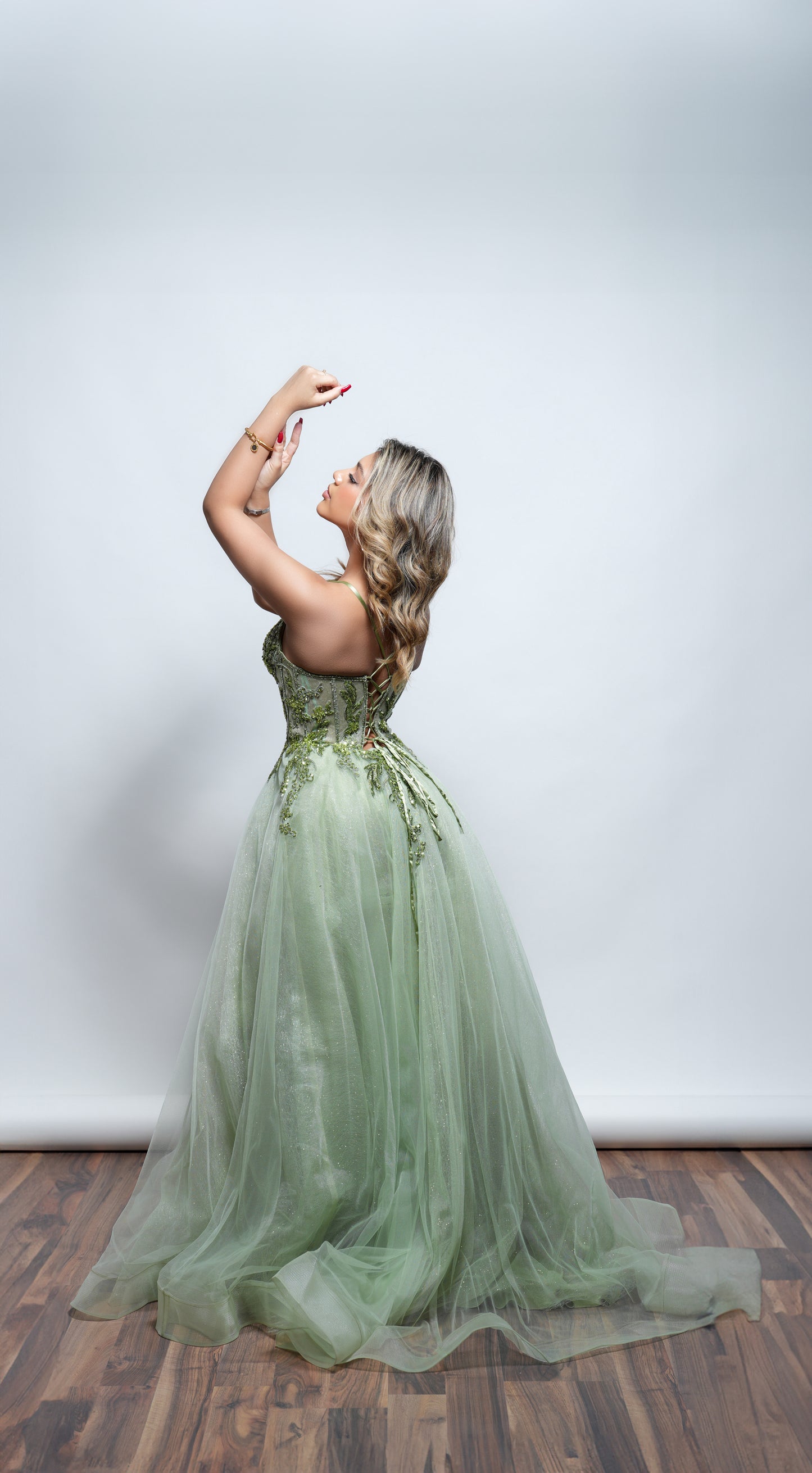 Vestido Verde Corte Princesa Corset con Tranparencia y Estampado