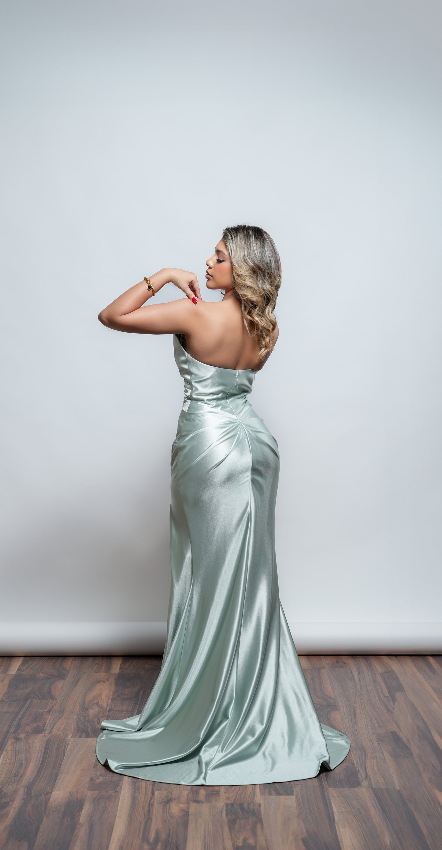 Vestido Satin Straple Grapeado