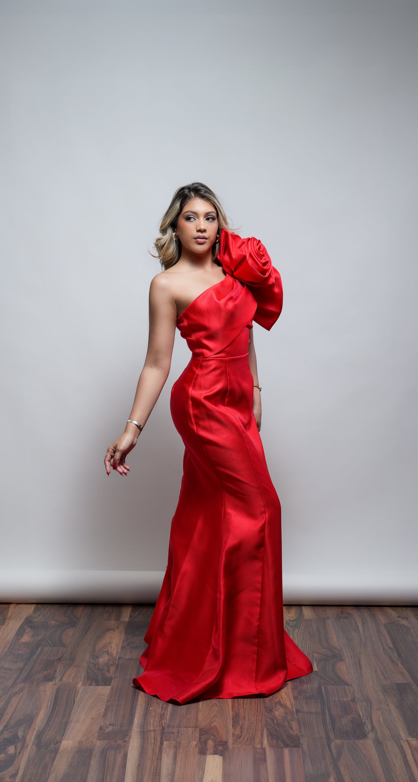 Vestido Rojo Un Tirante Con Flor