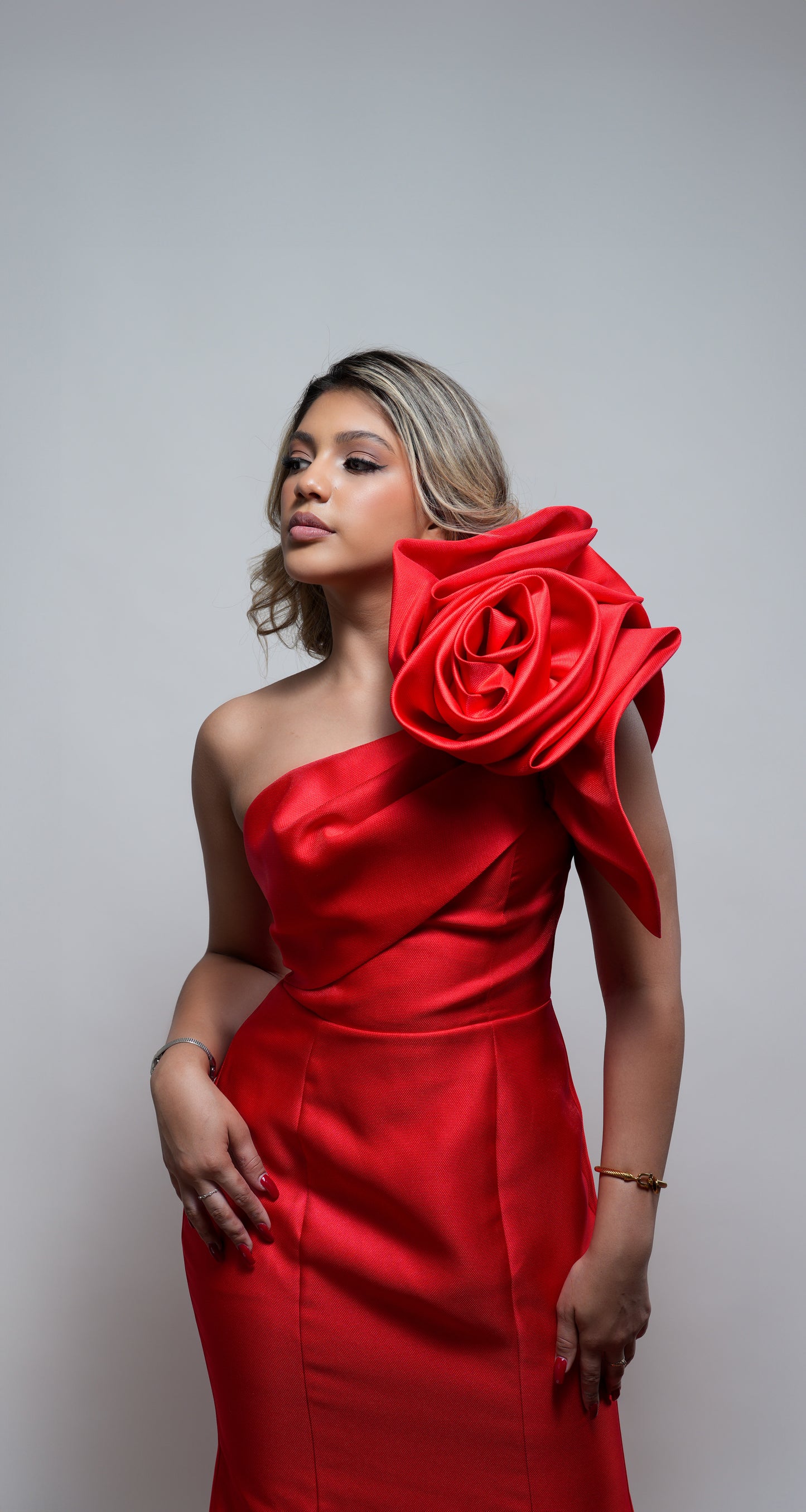 Vestido Rojo Un Tirante Con Flor