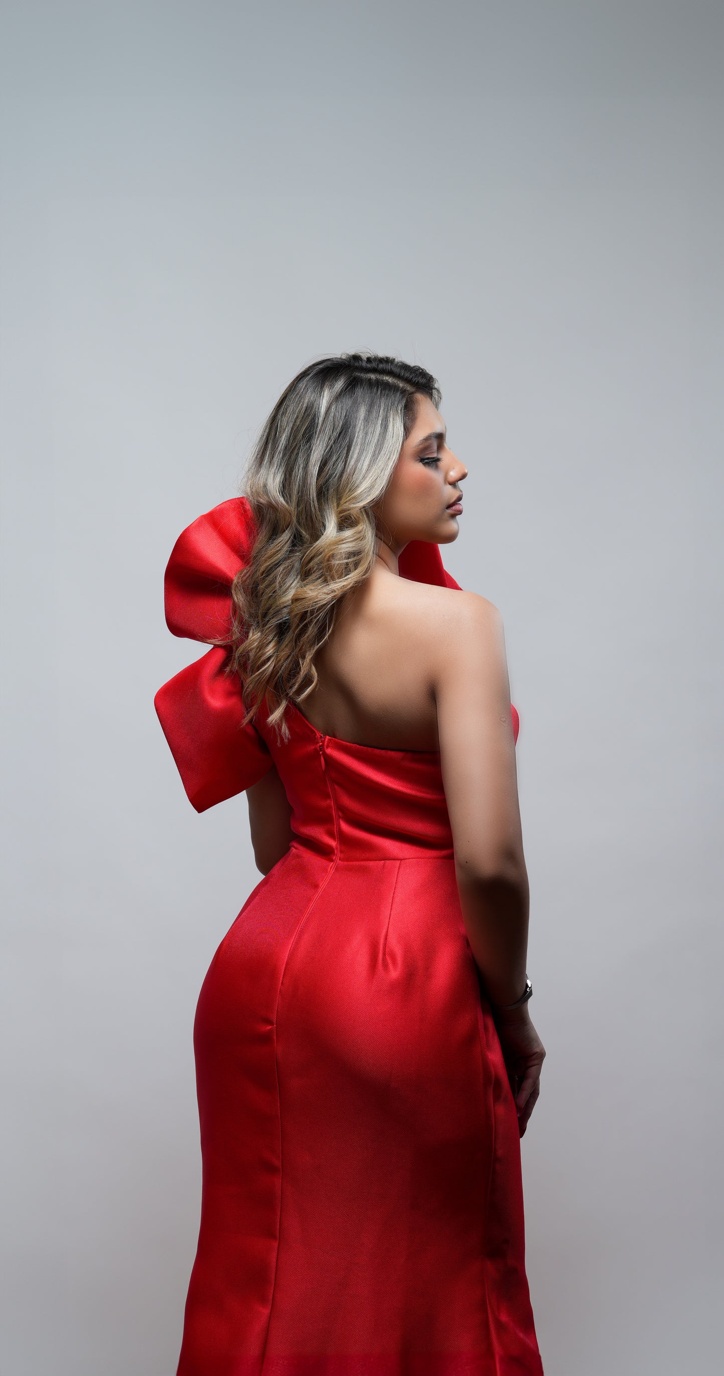 Vestido Rojo Un Tirante Con Flor