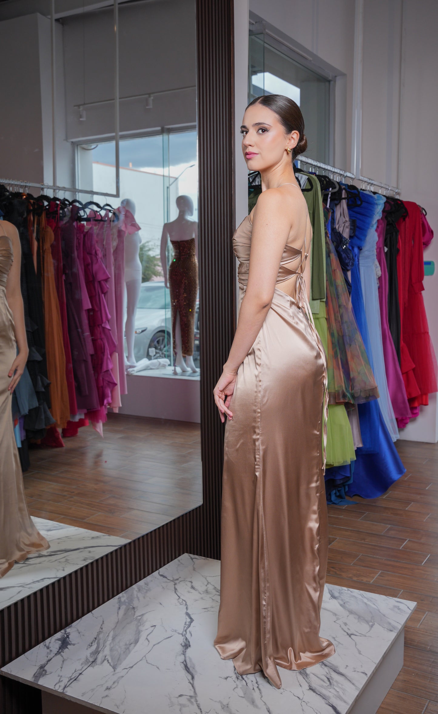 Vestido Beige Corset Cruzado Espalda