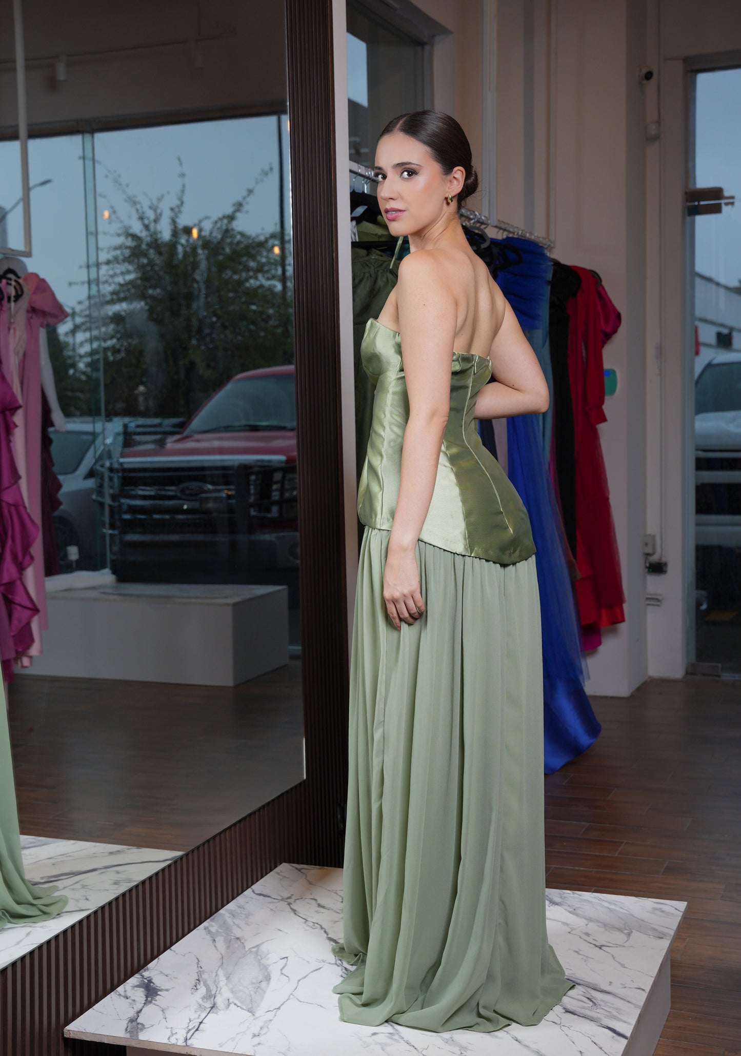 Vestido Verde Sage Straple Corset Con Olan