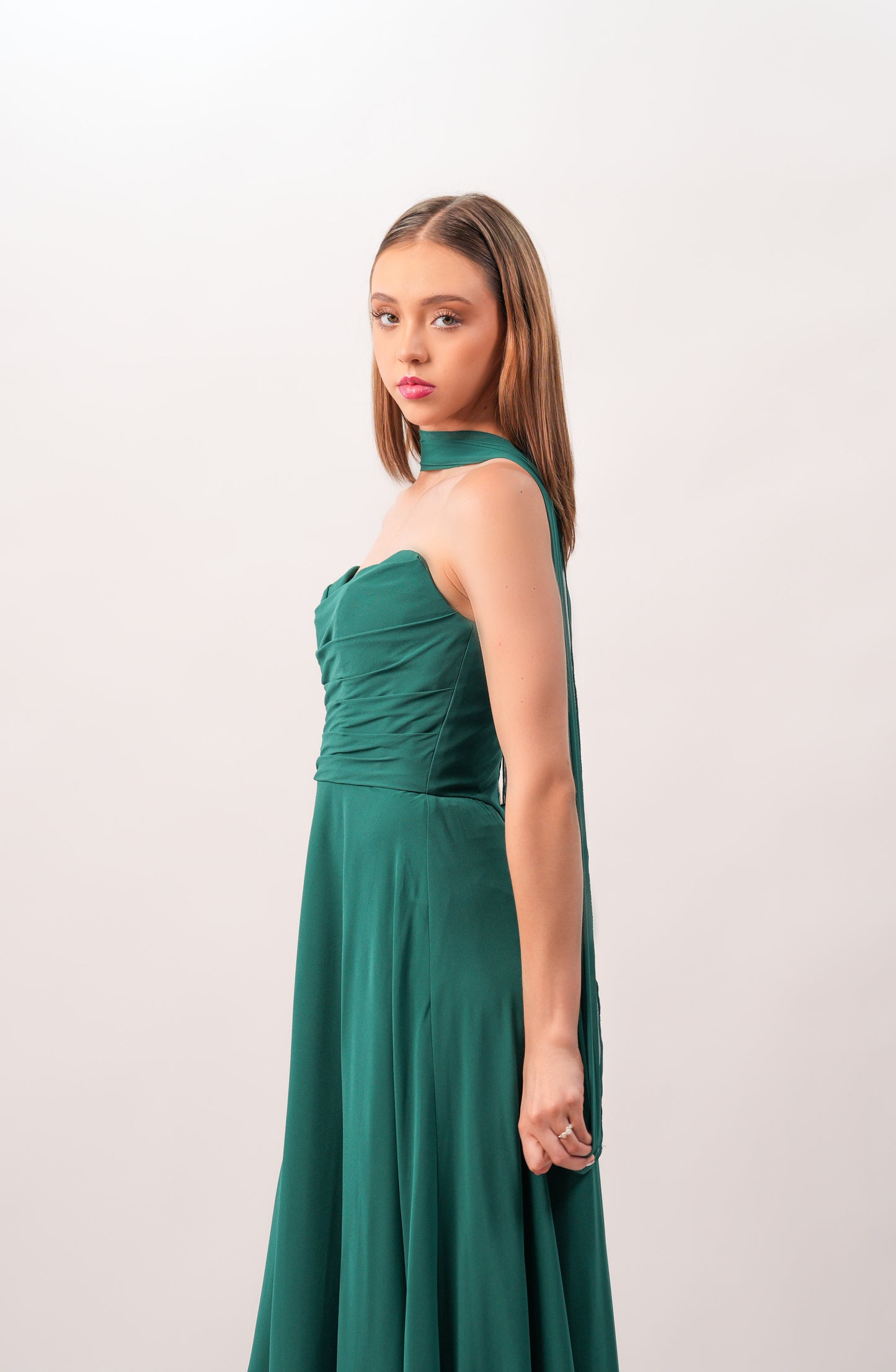 Vestido Verde Esmeralda Straple Corrugado Corte A