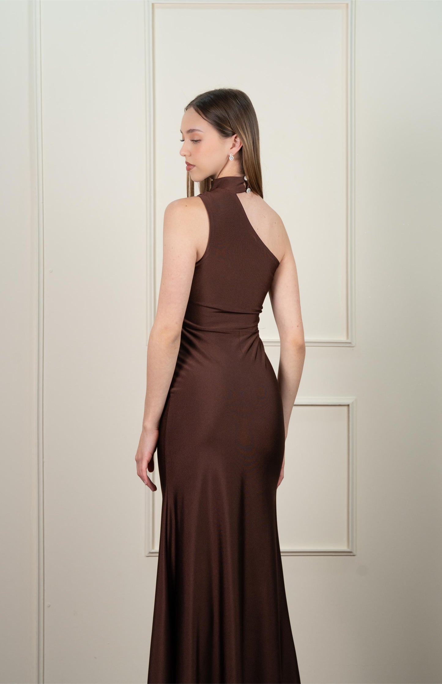 Vestido Cafe un Tirante Diseño Dorado en Tirante