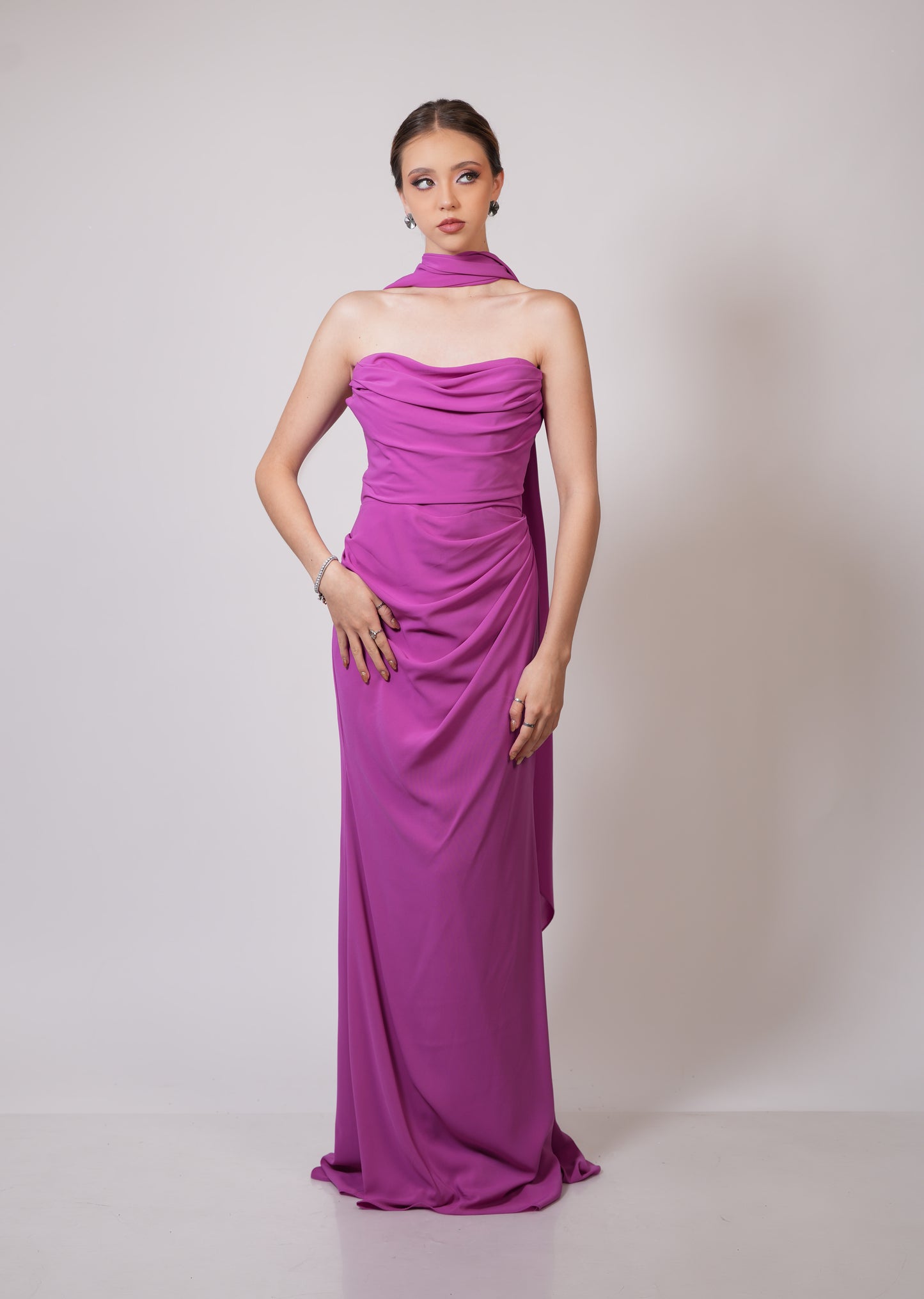 Vestido Rosa Magenta Corrugado con Estola