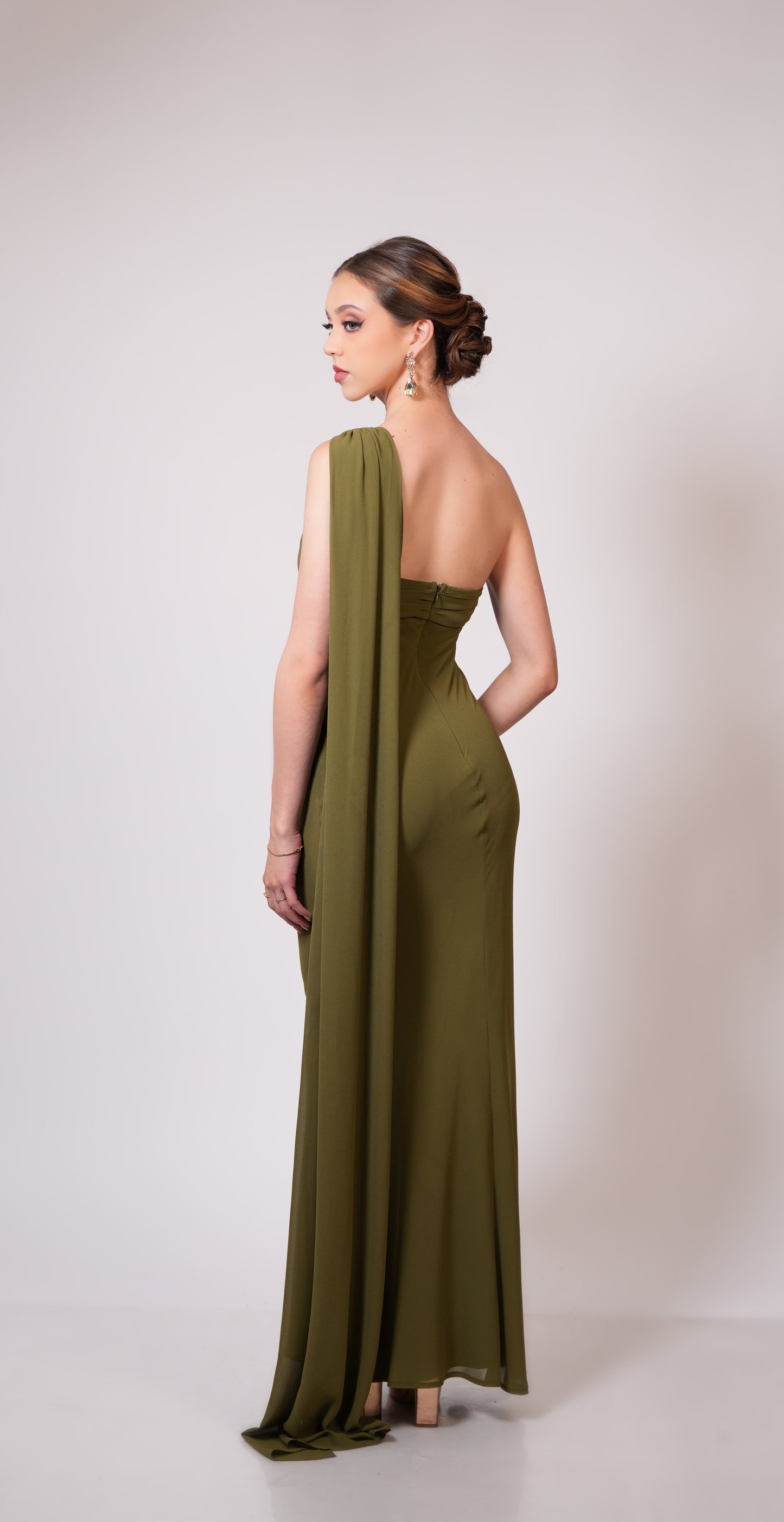 Vestido Verde Olivo un Tirante con Estola