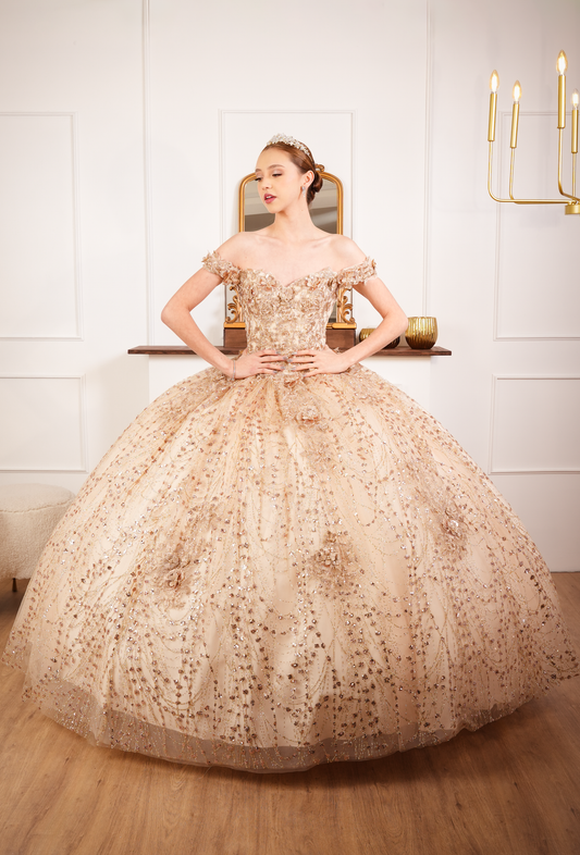 Vestido de XV Años Dorado Bordado Y Glitter Manga Campesina