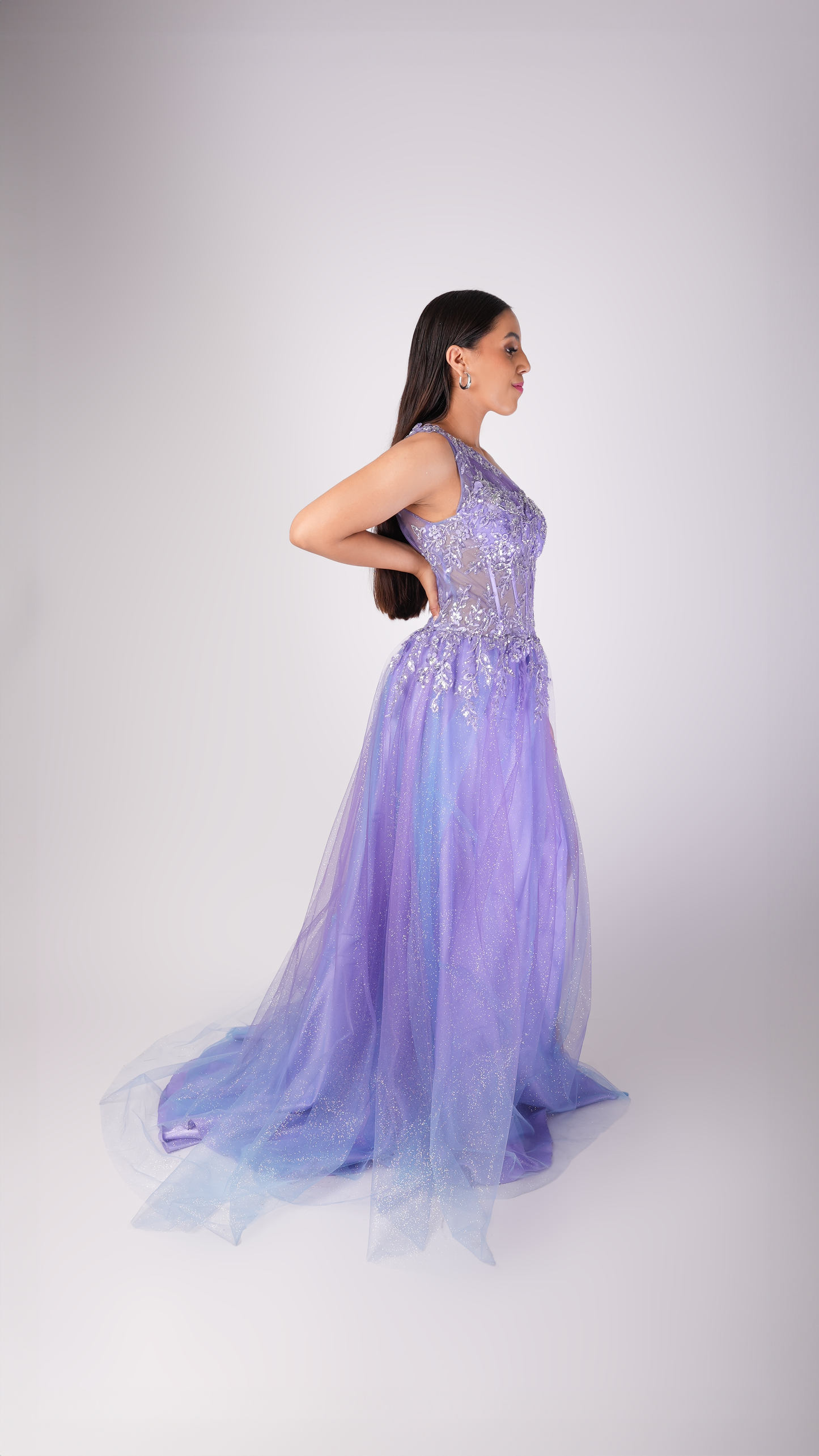 Vestido Lila Tirante Un Hombro Ampon Con Flores