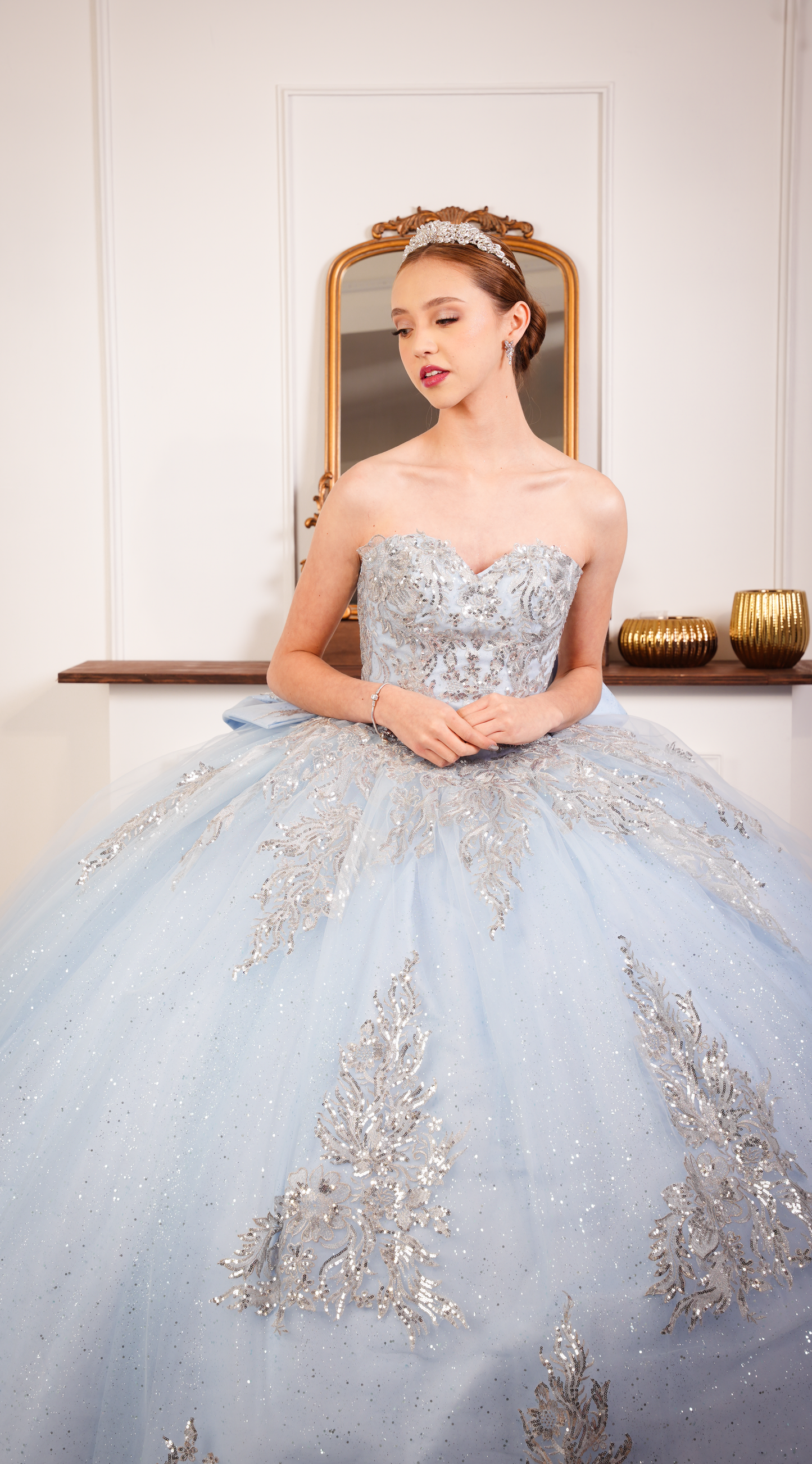 Vestido de XV Años Azul Cielo Lentejuela Straple con Moño (Renta)