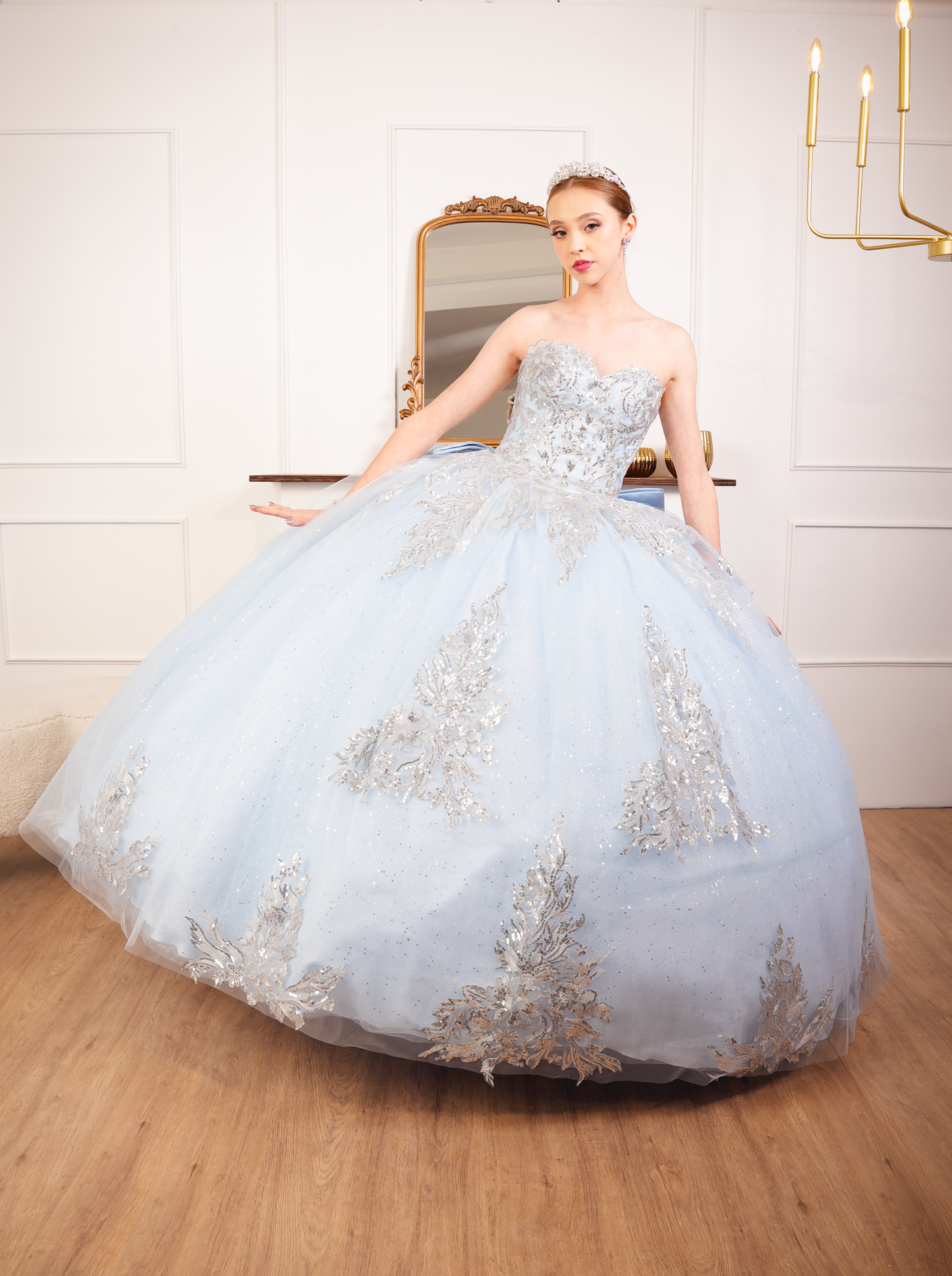 Vestido de XV Años Azul Cielo Lentejuela Straple con Moño (Renta)