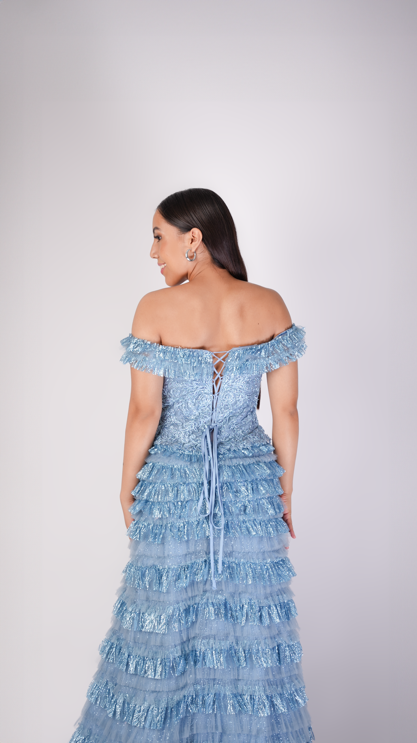 Vestido Azul Cielo Giltter Con Manga Corset Y Olanes