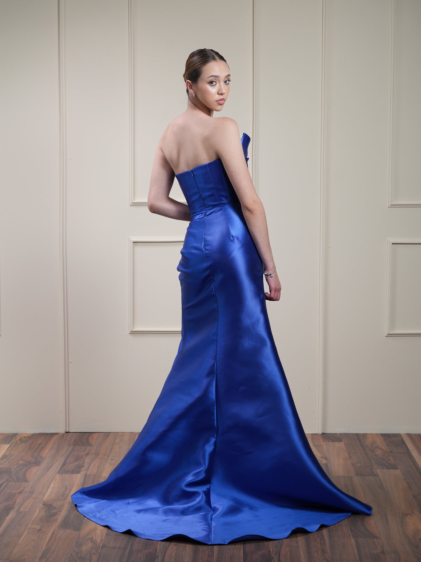 Vestido Azul Royal Straple Grapeado Moño en Escote
