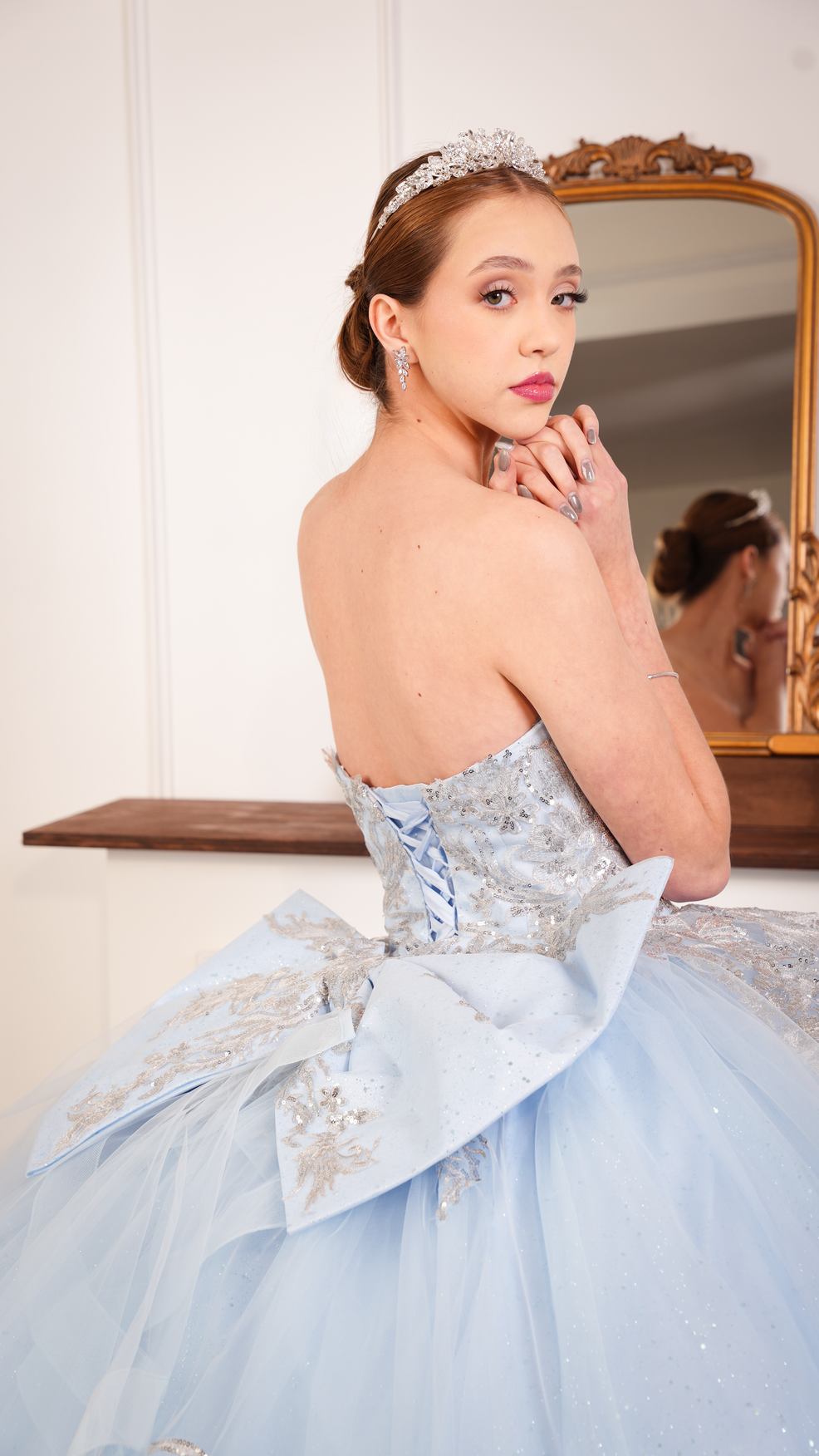 Vestido de XV Años Azul Cielo Lentejuela Strapless Con Moño