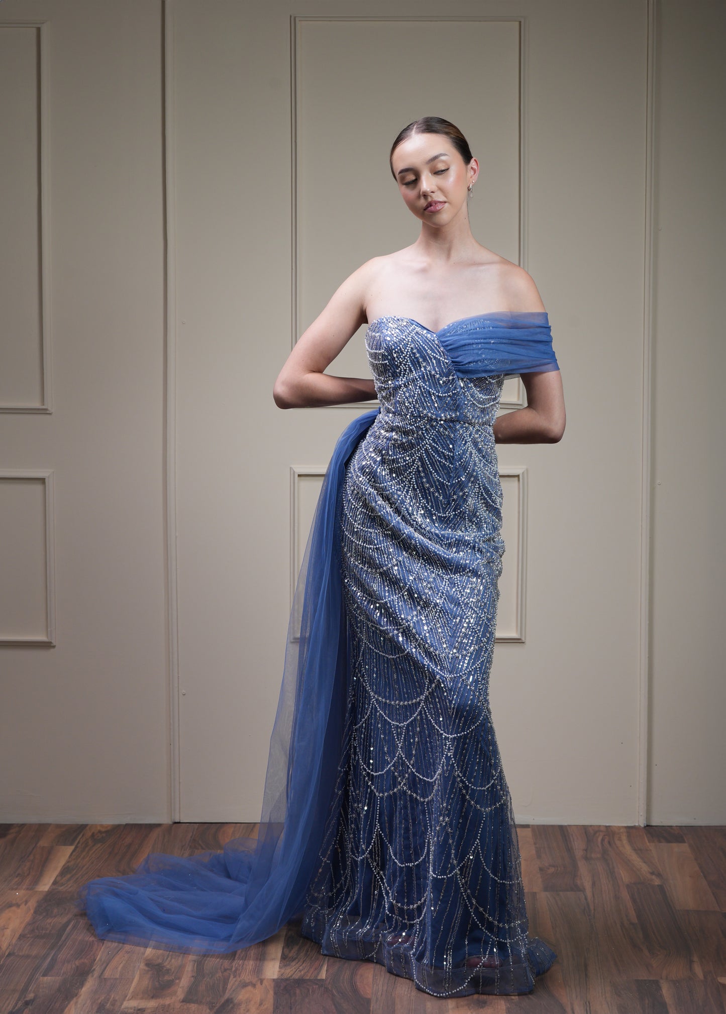 Vestido Corte Sirena Con Perlas Un Tirante