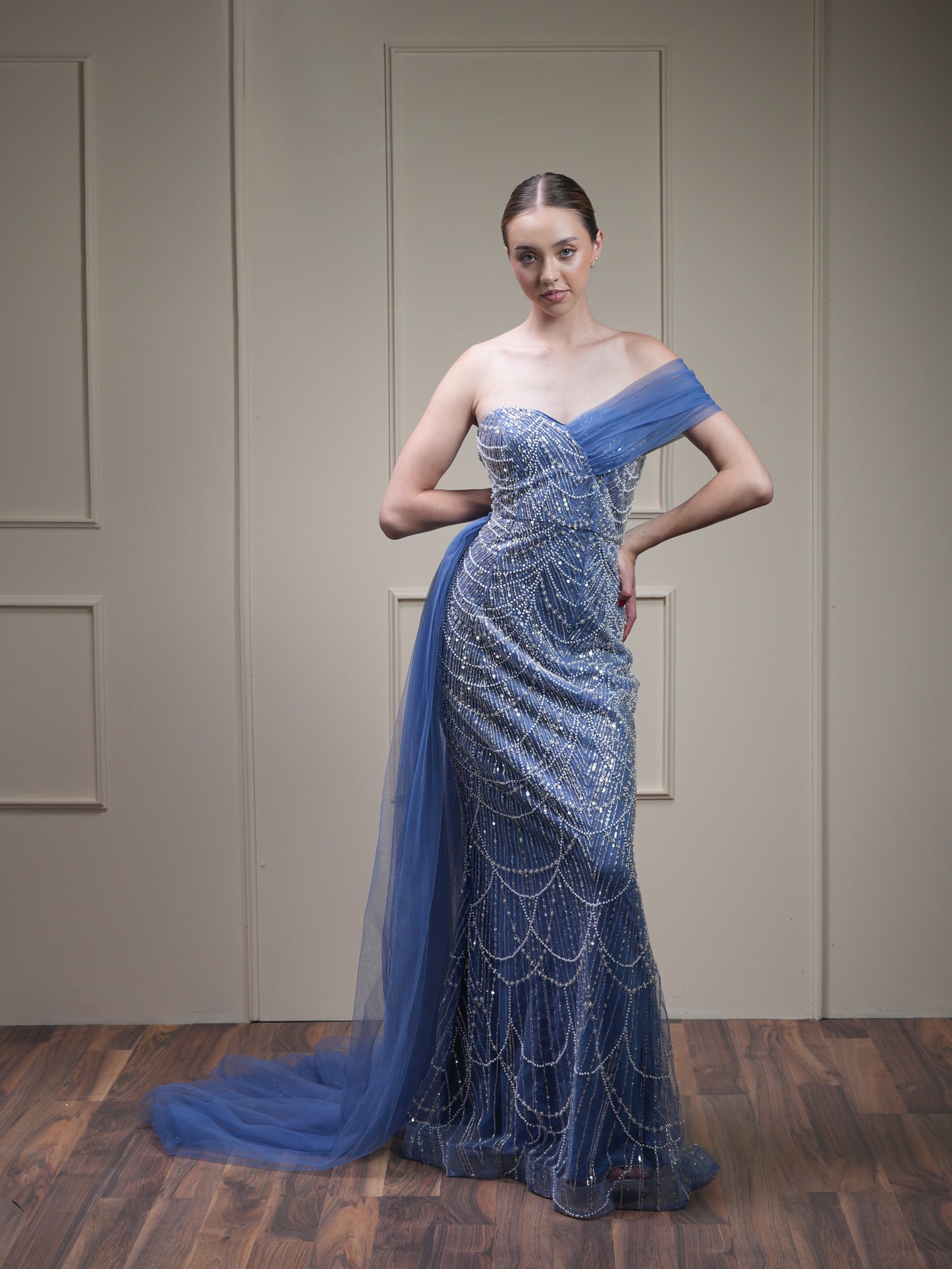 Vestido Corte Sirena Con Perlas Un Tirante
