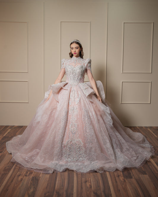 Vestido de XV Años Rosa Palo con Pedrería Plateada con Torera con Cadenas