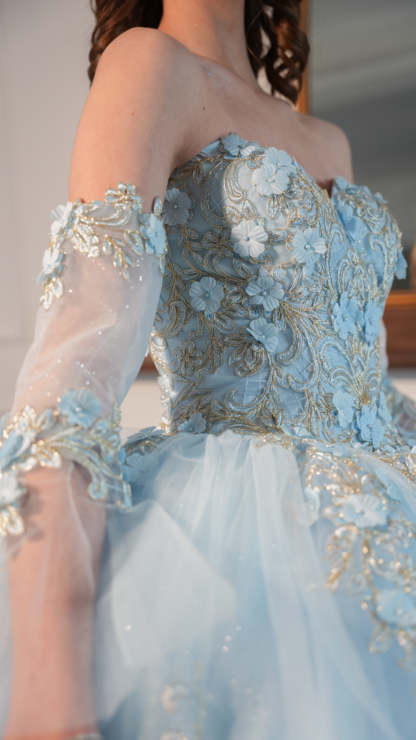 Vestido De XV Años Azul Cielo Bordado de Flores Estraple