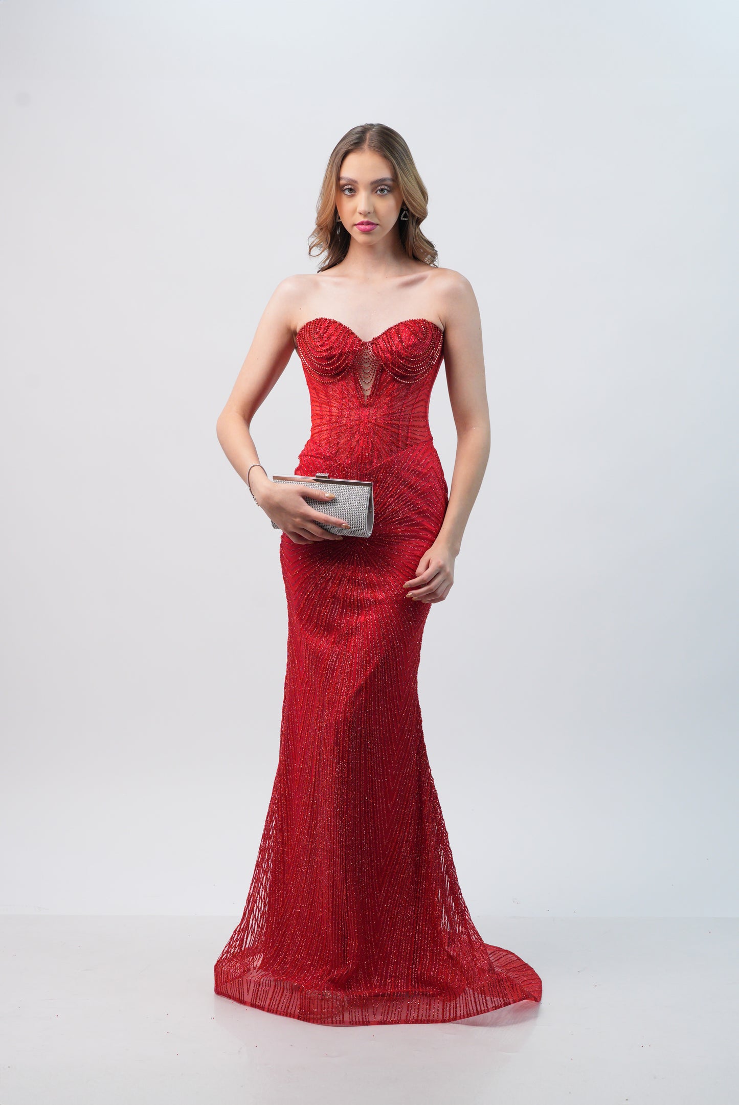 Vestido Straple Brilloso Cadenas en Copas