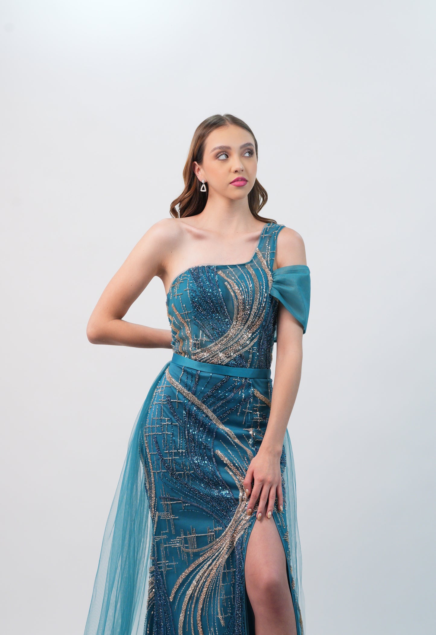 Vestido Azul Aqua Lentejuela Dorada Con Cola