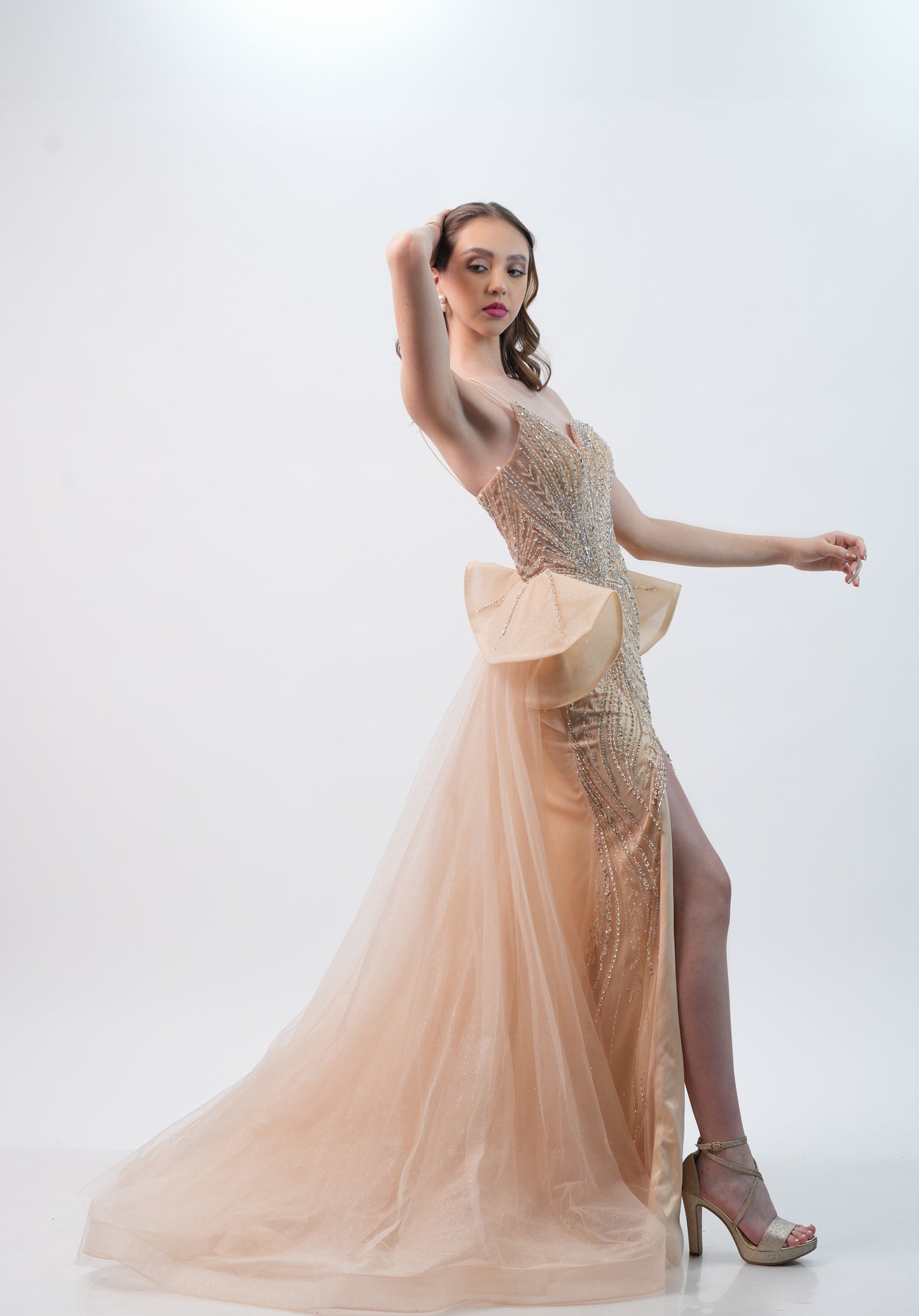 Vestido Champagne lentejuela olanes en cintura