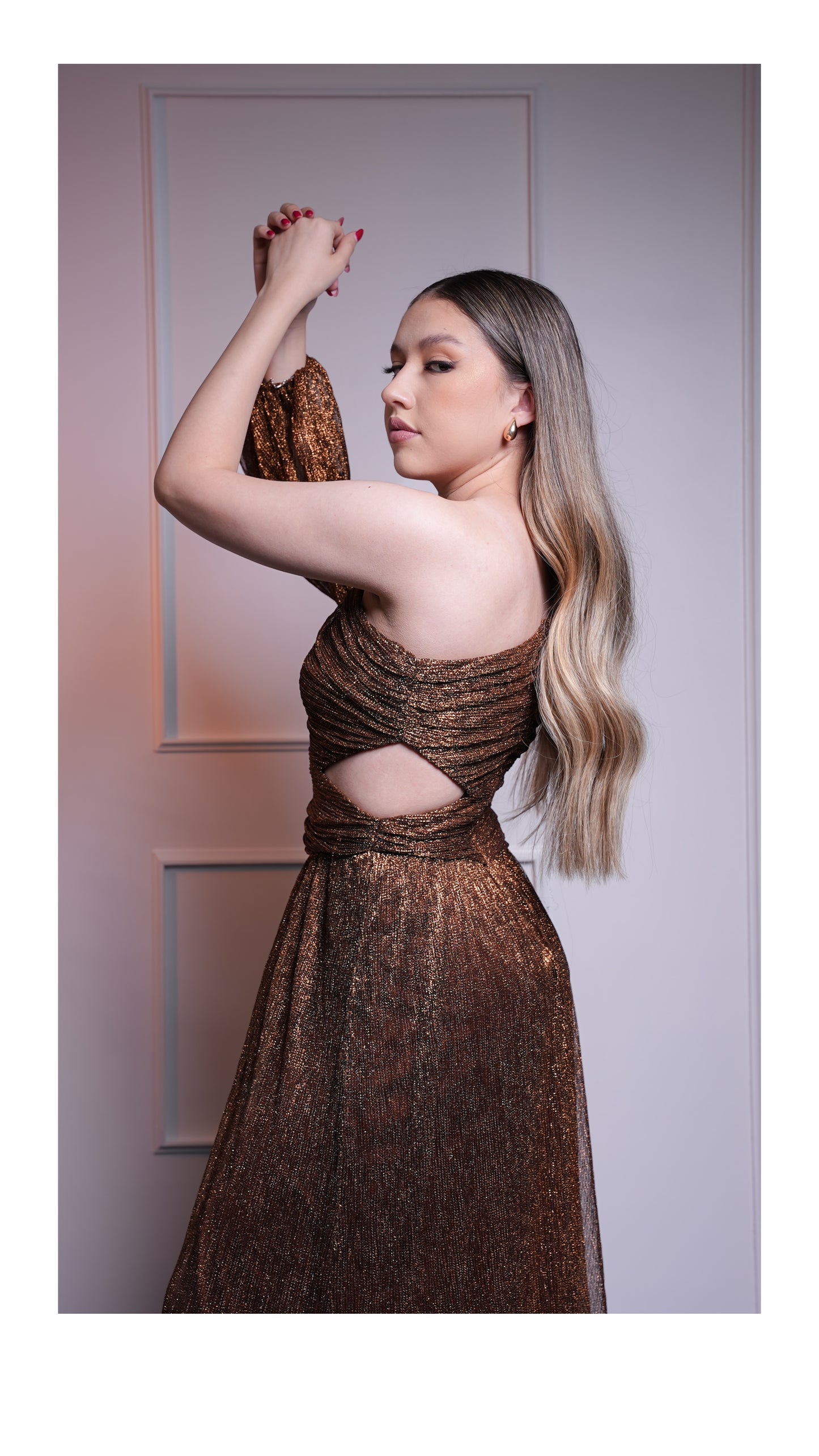 Vestido Cobre Brilloso De Una Manga Larga