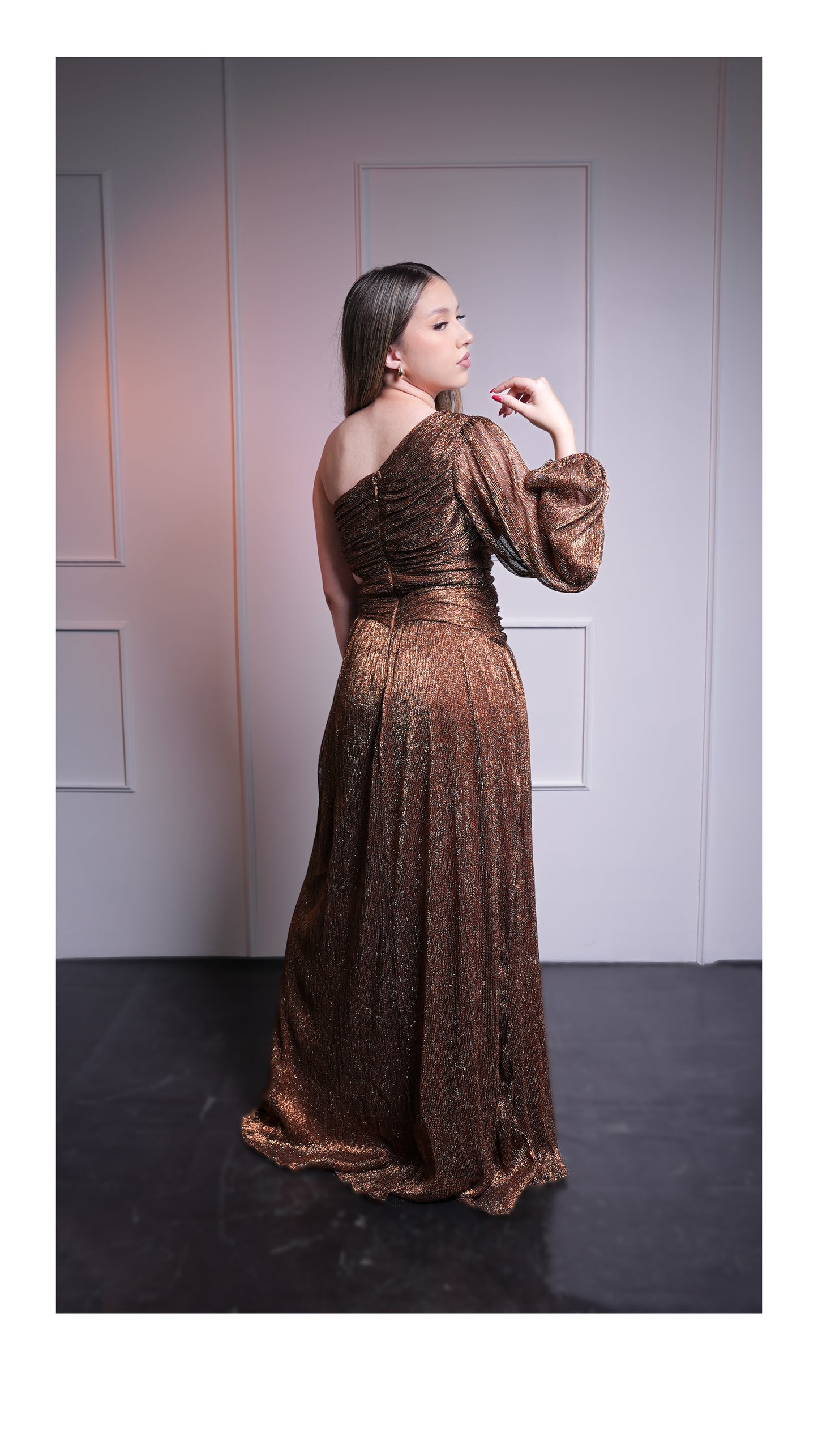 Vestido Cobre Brilloso De Una Manga Larga