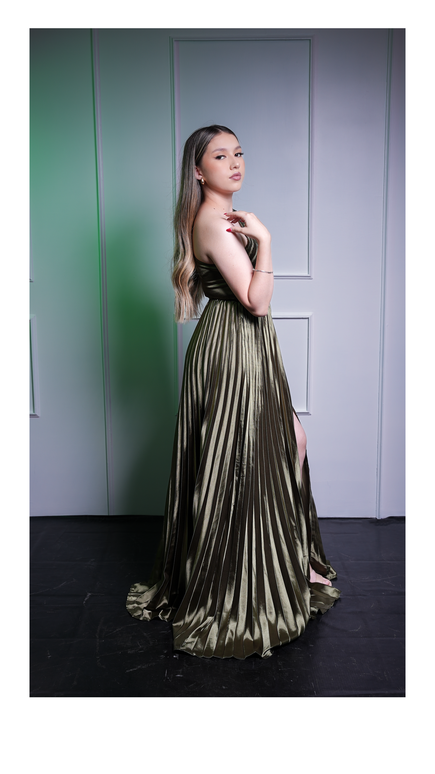 Vestido Asimetrico Con Estola Y Tablones