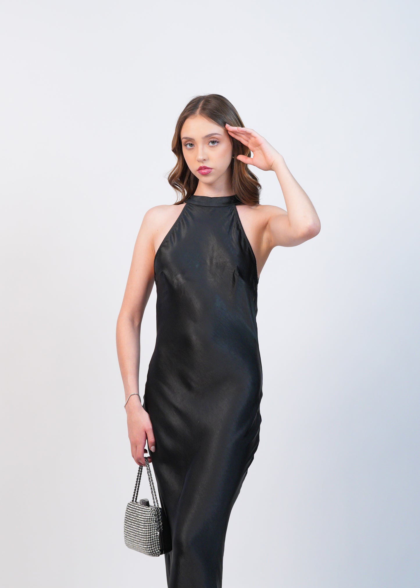 Vestido Negro Halter Escote Caido Midi