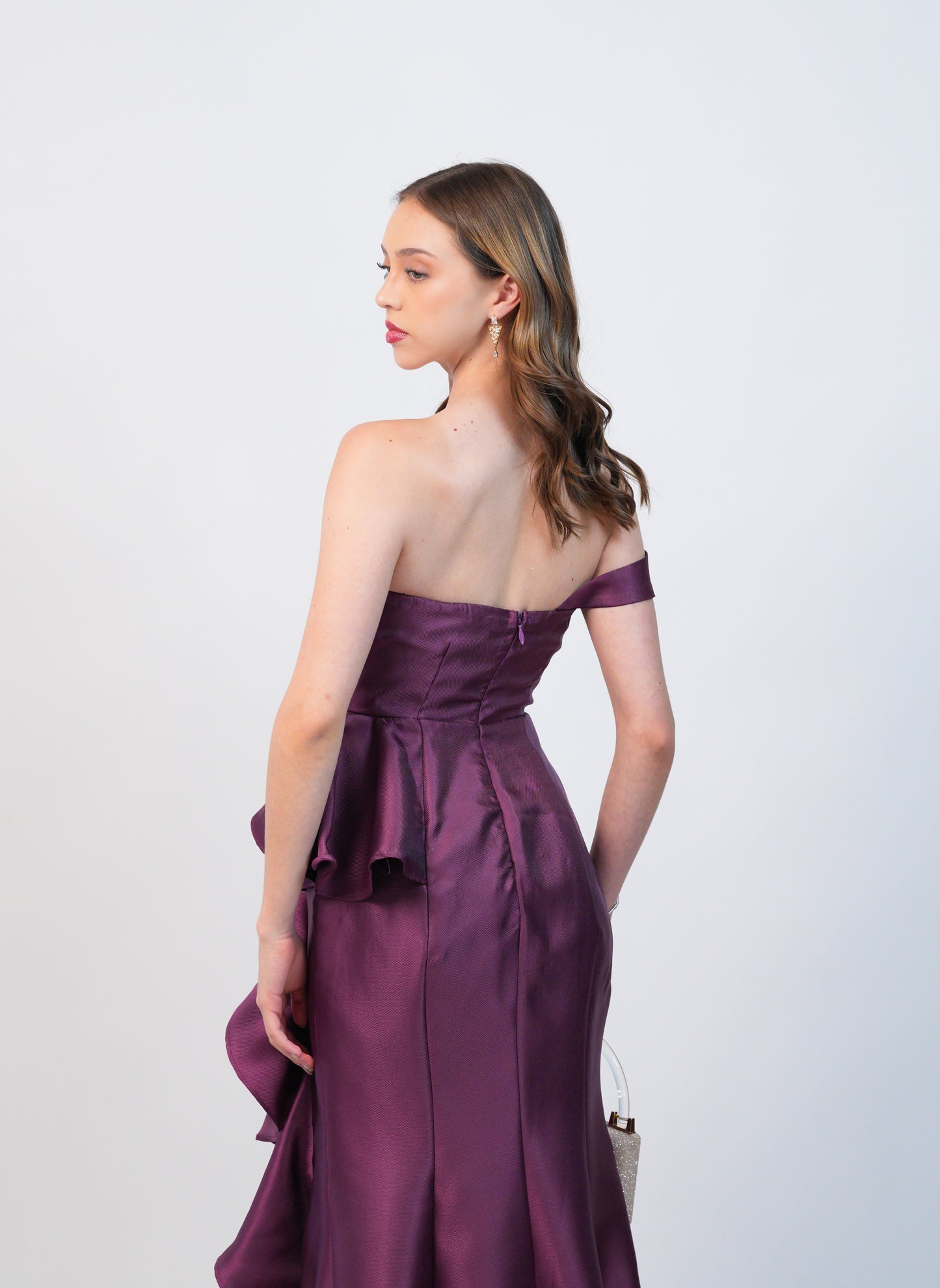 Vestido Uva una Manga Caida Plizado