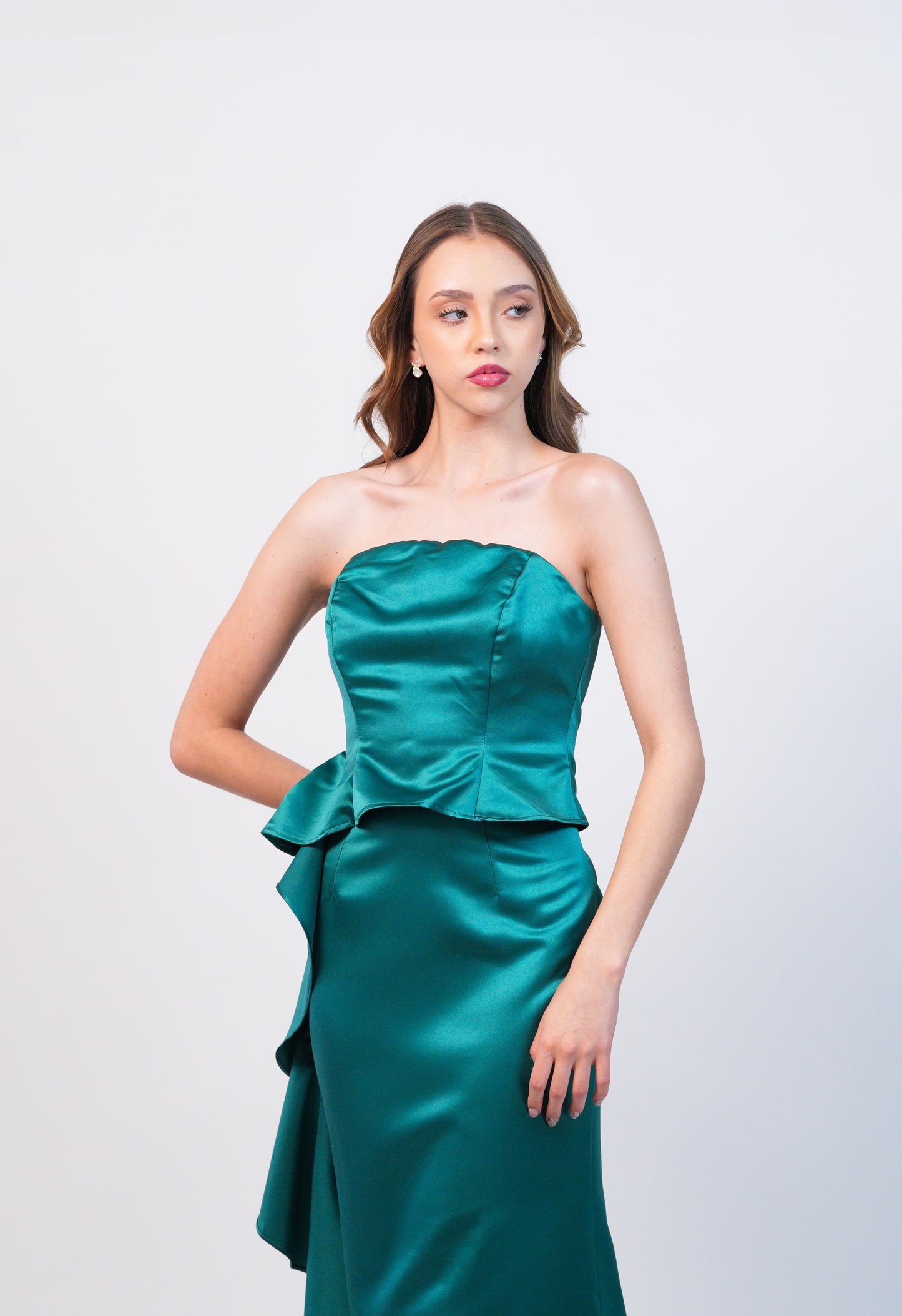 Vestido Verde Esmeralda Corset y Olan en Pierna