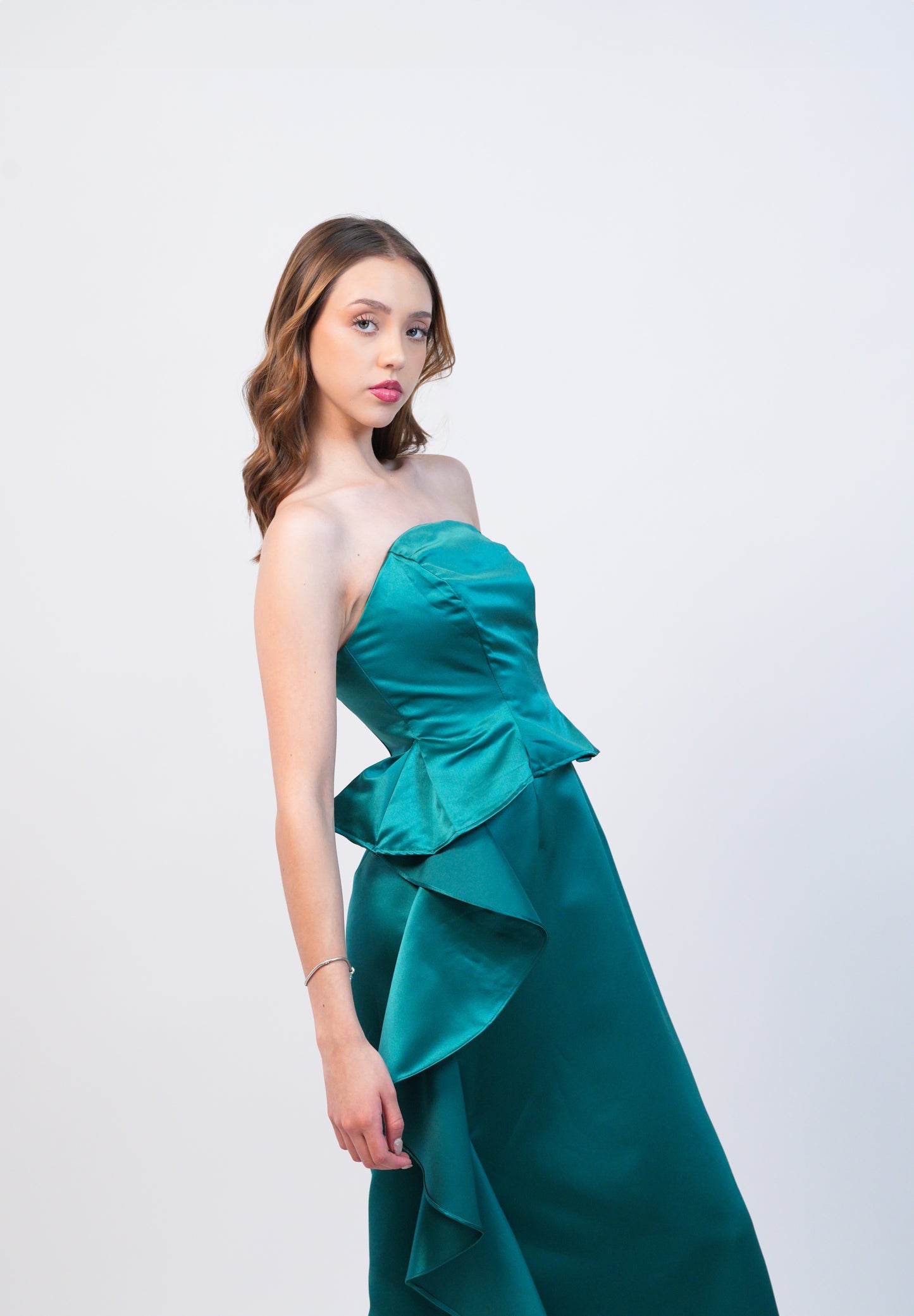 Vestido Verde Esmeralda Corset y Olan en Pierna