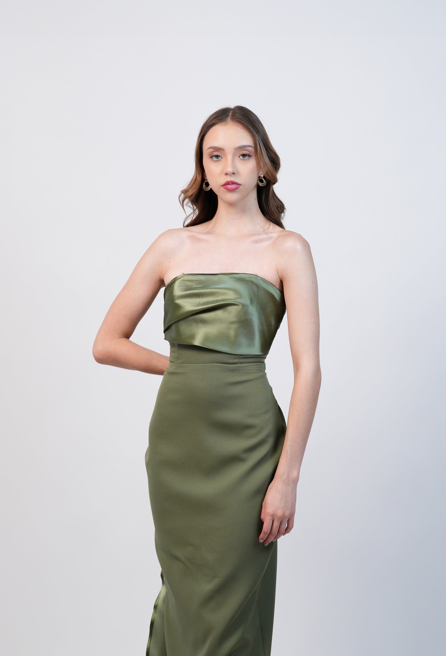 Vestido Verde Olivo Straple Estola Atras