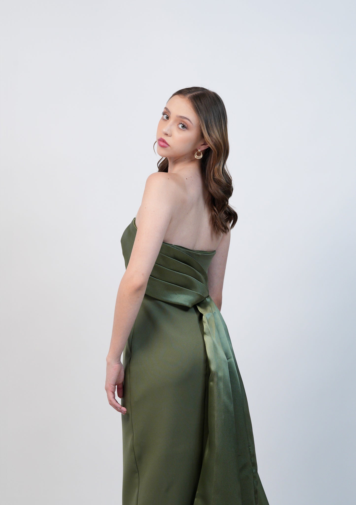 Vestido Verde Olivo Straple Estola Atras