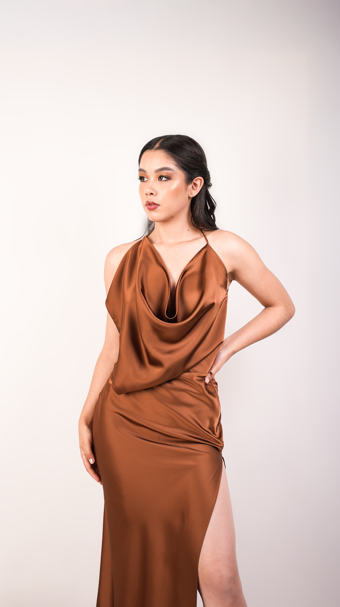 Vestido Satinado Espalda Descubierta