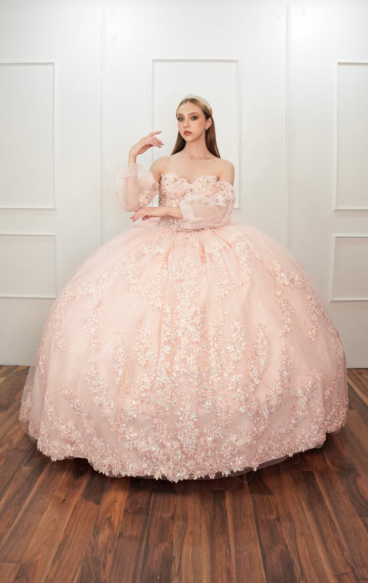 Vestido de XV Años Rosa Brilloso de Capa Extralarga Desmontable (Renta)