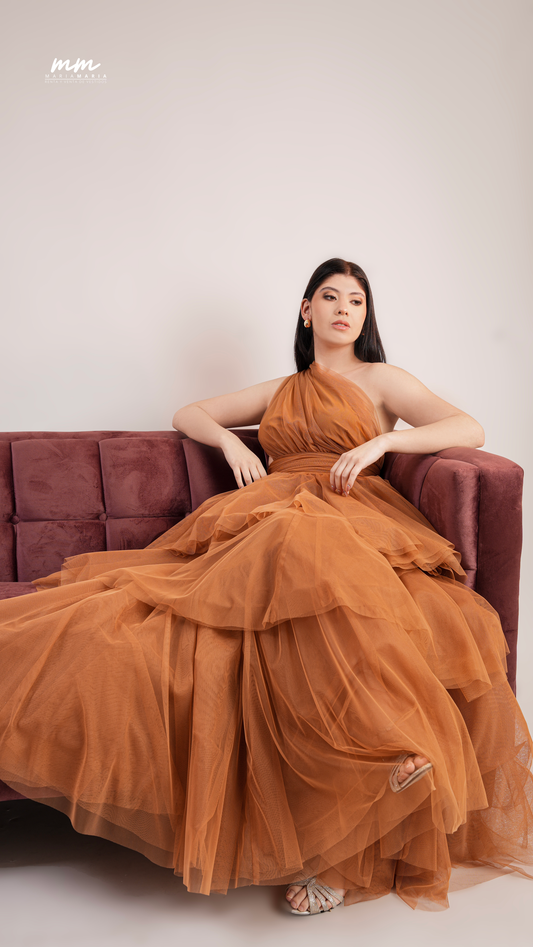 Vestido  De Un Hombro Y Olanes De Tul