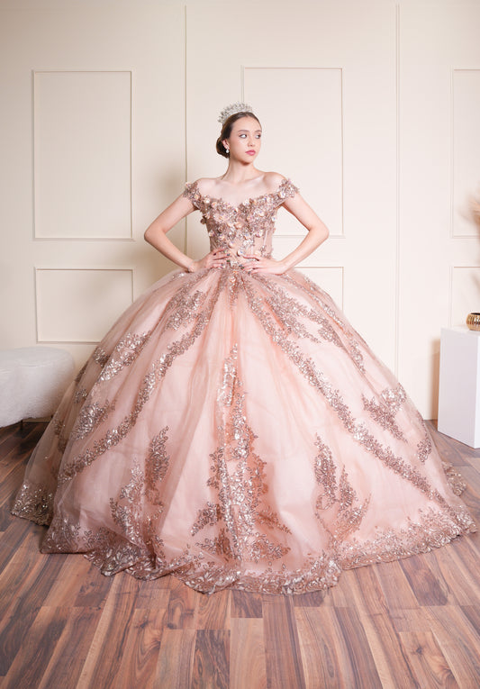Vestido de XV Años Rose Gold Bordado en Falda y Flores en Corset Mangas Caídas
