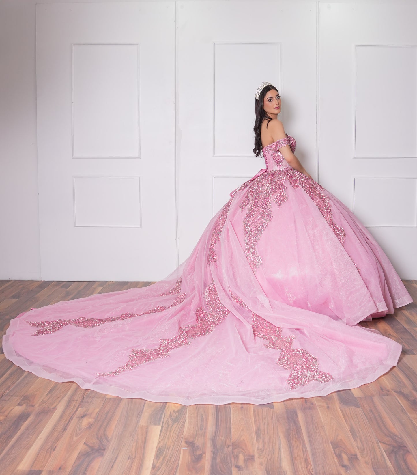 Vestido de XV años Rosa Pastel de Glitter y Mangas Campesinas