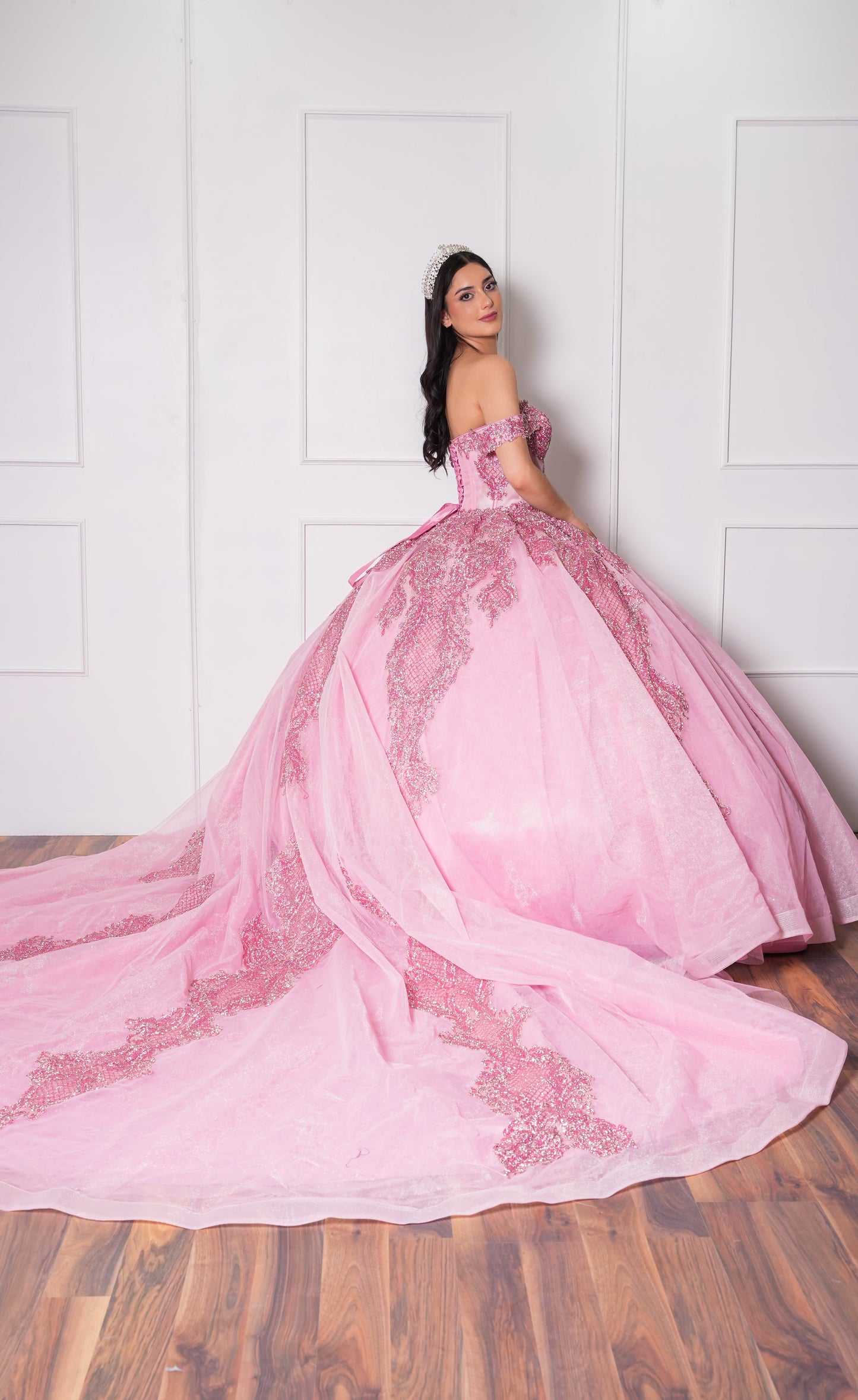 Vestido de XV años Rosa Pastel de Glitter y Mangas Campesinas