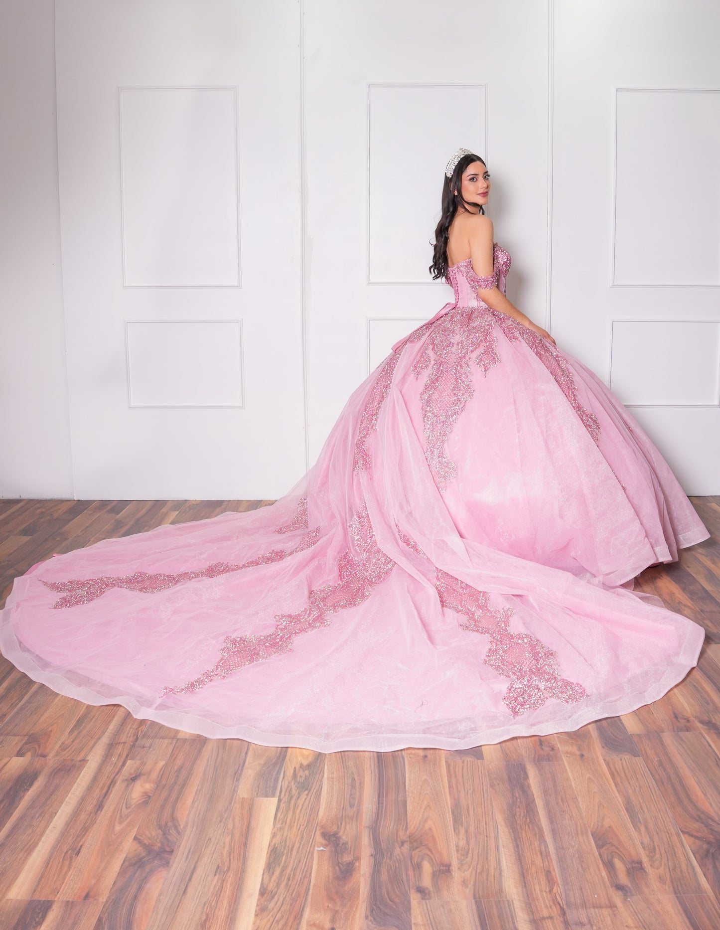 Vestido de XV años Rosa Pastel de Glitter y Mangas Campesinas