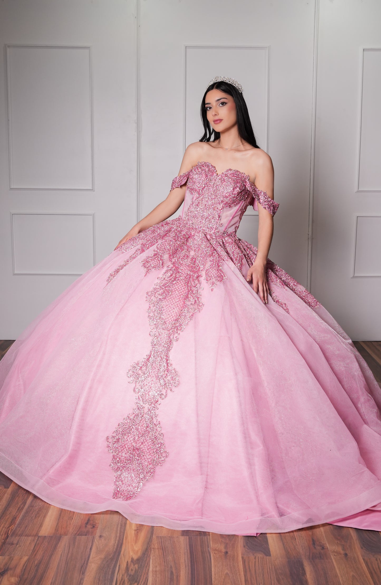 Vestido de XV años Rosa Pastel de Glitter y Mangas Campesinas