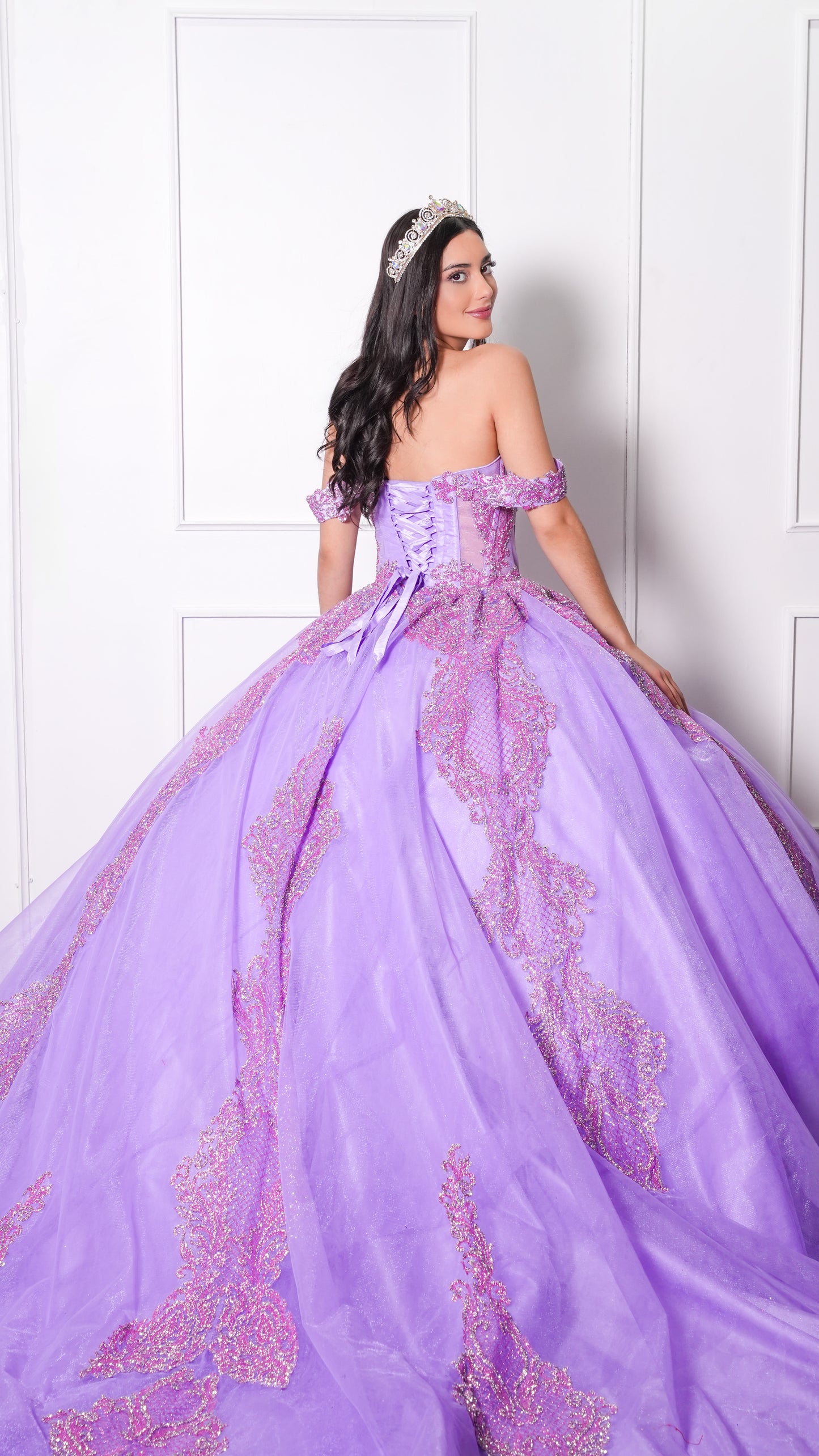 Vestido de XV Años Morado de Glitter y Mangas Campesinas