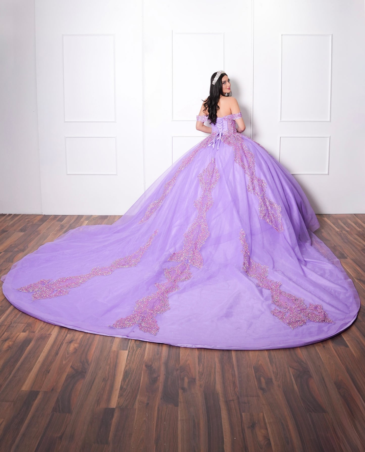 Vestido de XV Años Morado de Glitter y Mangas Campesinas