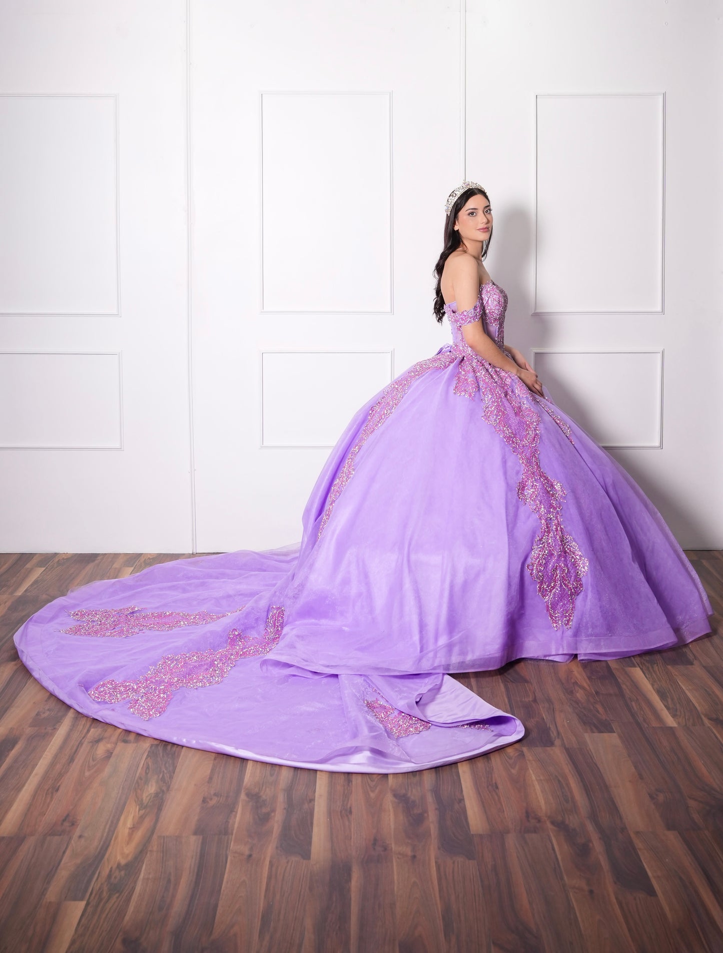 Vestido de XV Años Morado de Glitter y Mangas Campesinas