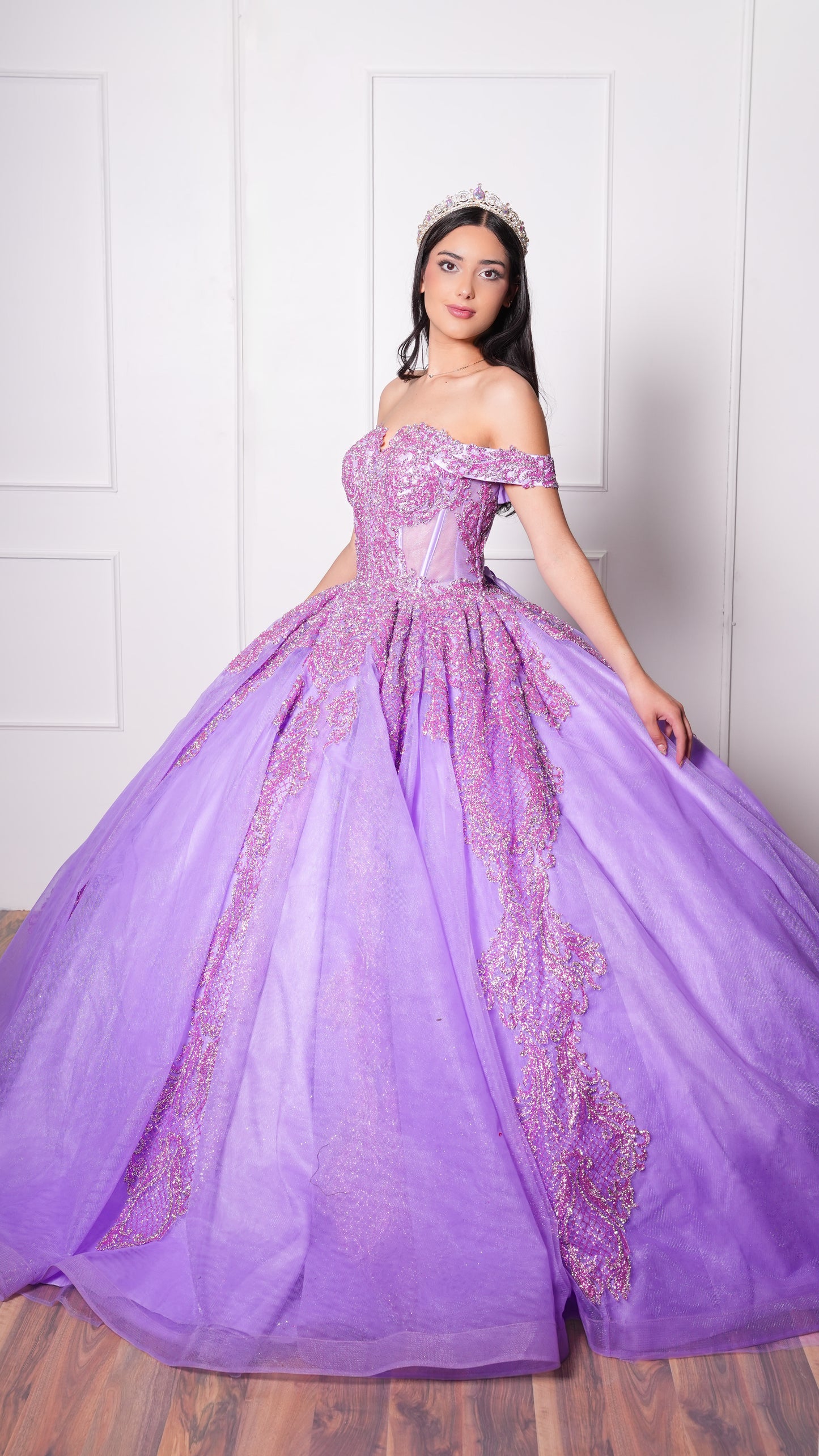 Vestido de XV Años Morado de Glitter y Mangas Campesinas