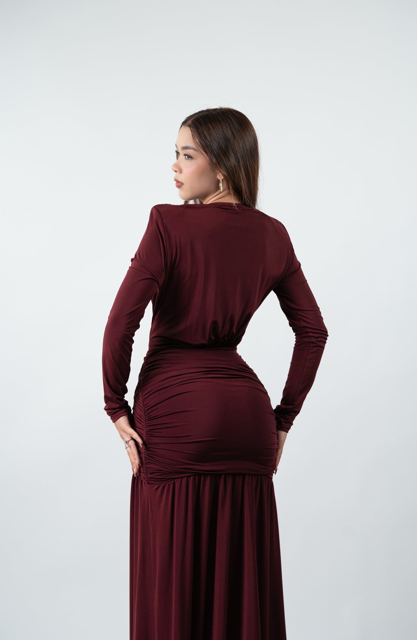 Vestido Vino Manga Larga Corrugado En Abdomen Falda Lisa