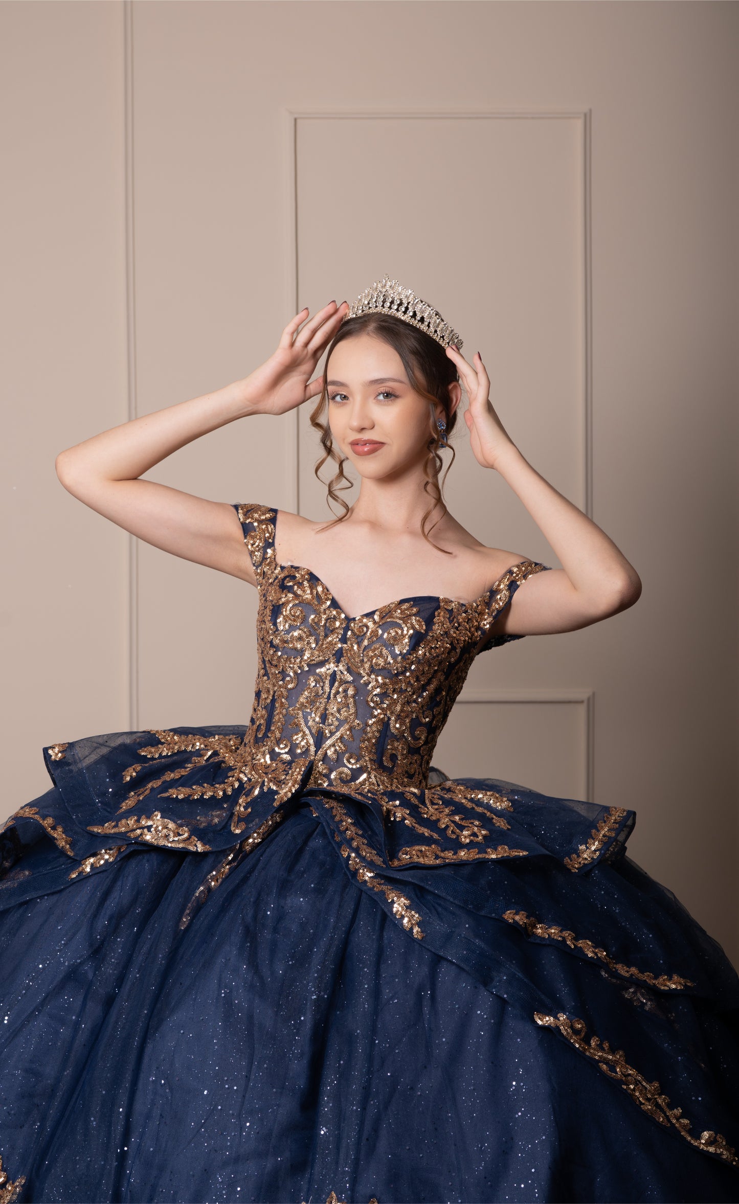 Vestido de XV Años Azul Marino Lentejuela Dorada