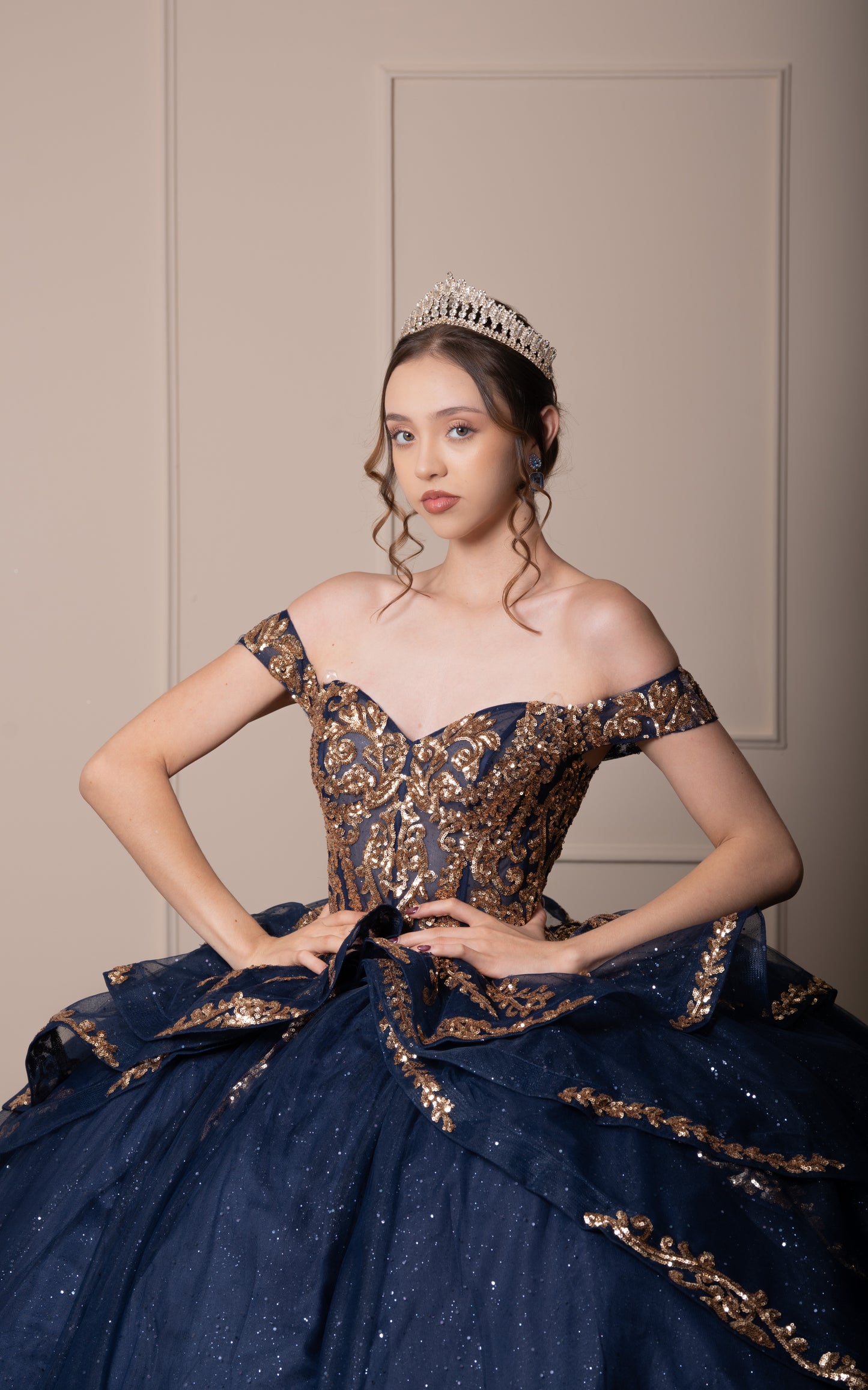 Vestido de XV Años Azul Marino Lentejuela Dorada