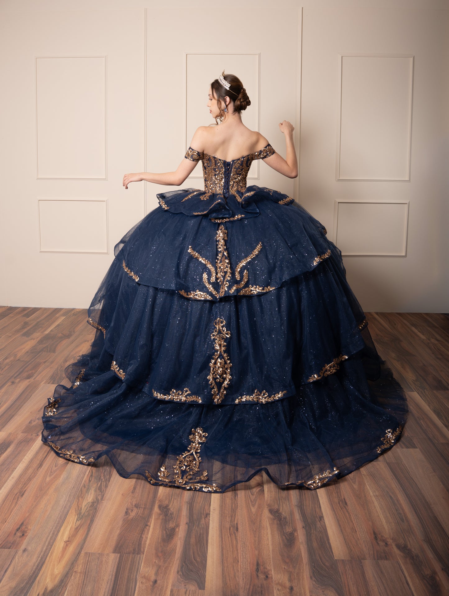 Vestido de XV Años Azul Marino Lentejuela Dorada
